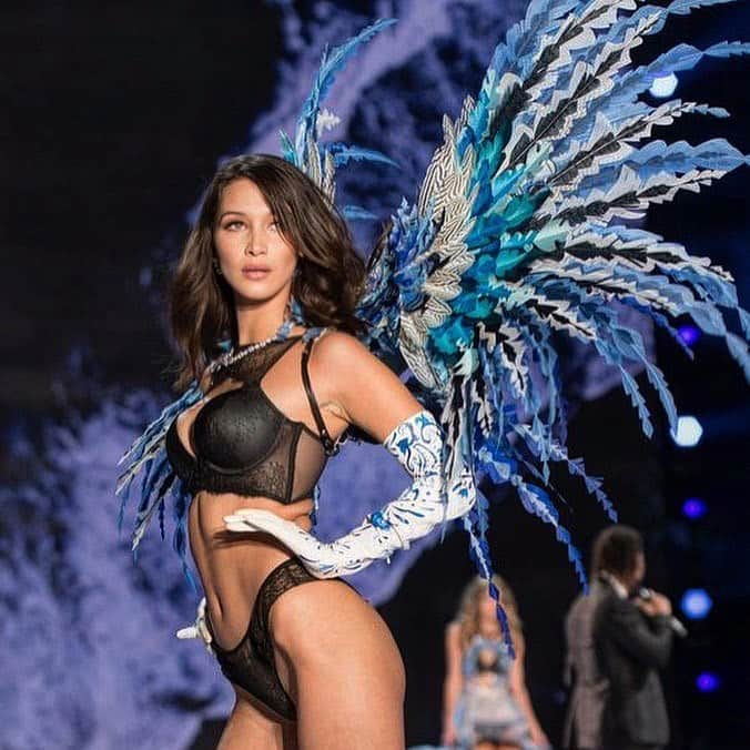 ベラ・ハディッドさんのインスタグラム写真 - (ベラ・ハディッドInstagram)「Victoria’s Secret Fashion Show through the years. As part of the family, and new team , I am sad to not have been able to make it this year. Proud of all involved! Tune in now to watch VS #TheTour now on @primevideo in partnership with @amazonfashion . Never forget, you are your OWN angel. 🤍」10月2日 11時54分 - bellahadid