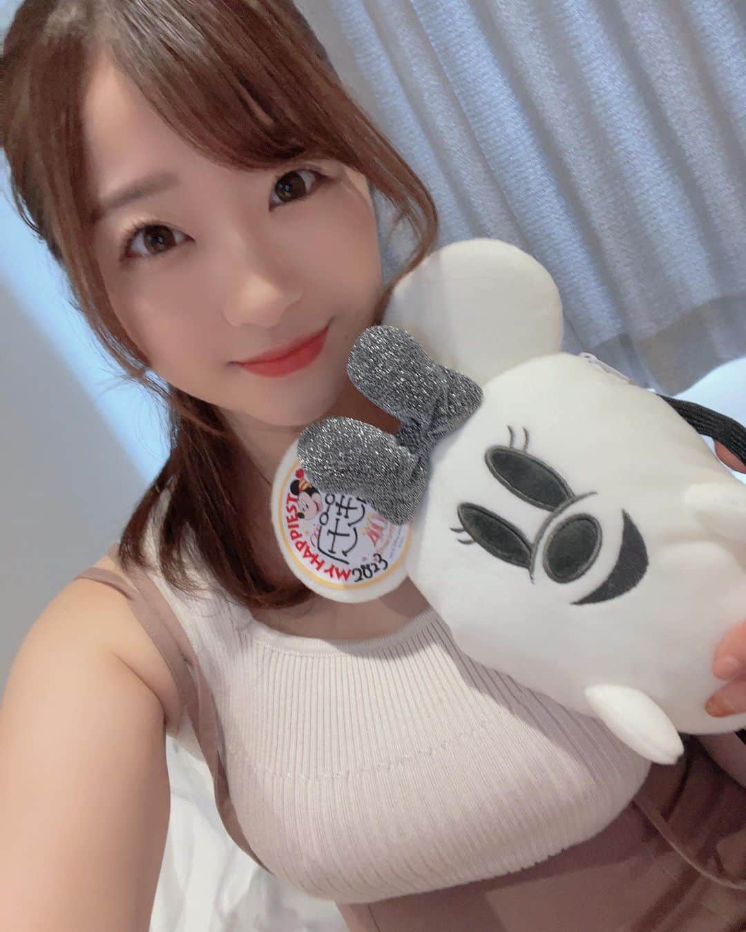 初美沙希のインスタグラム：「おばけちゃん👻」