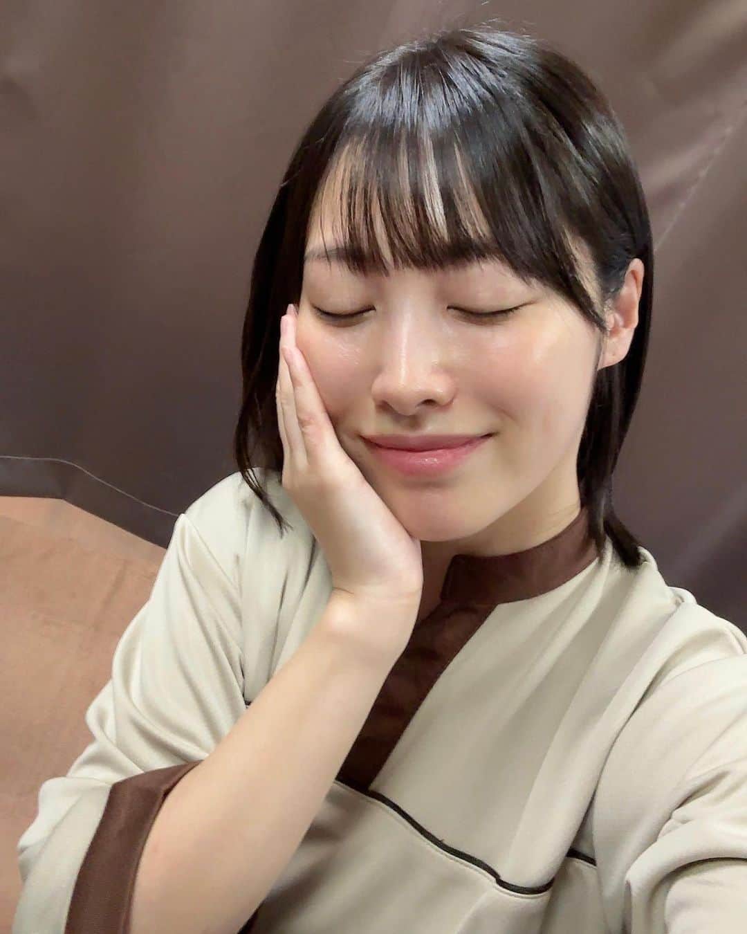 春原未来さんのインスタグラム写真 - (春原未来Instagram)「09月29日にリニューアルオープンした,『もみの匠 恵比寿店』に行ってみたー。  #コールドプレスジュース #サンシャインジュース が入ってるビルで,駅チカ！  仕切りがあっていまは3部屋体制で予約受けてるみたい！ 60分3,960円と値段がお手頃だから,ちょっと時間潰したい時,横になりたい時,脱力したい時にいいかなって思った！  ピンポイントでツボに入った時の指圧はとても気持ちよかったです😆🌟 ここをこうしてほしい！ってハッキリ言ったほうが満足いく時間が過ごせるかも。  PR @mominotakumi_ebisu #恵比寿ボディケア #恵比寿もみほぐし #恵比寿マッサージ #恵比寿サロン #恵比寿整体 #渋谷リラクゼーション #もみの匠恵比寿店 #恵比寿リラクゼーション  #恵比寿駅近 #恵比寿横丁 #東京豚饅 の並び #sunshinejuice の入ってるビルの4階です！」10月2日 17時53分 - sunohara_miki