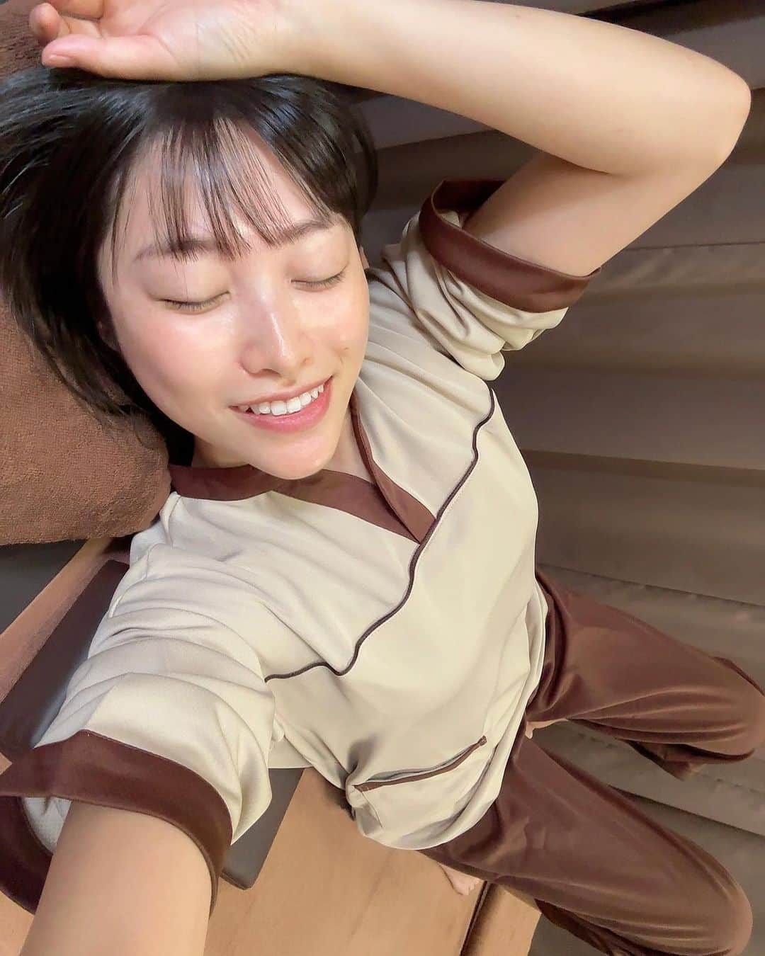 春原未来さんのインスタグラム写真 - (春原未来Instagram)「09月29日にリニューアルオープンした,『もみの匠 恵比寿店』に行ってみたー。  #コールドプレスジュース #サンシャインジュース が入ってるビルで,駅チカ！  仕切りがあっていまは3部屋体制で予約受けてるみたい！ 60分3,960円と値段がお手頃だから,ちょっと時間潰したい時,横になりたい時,脱力したい時にいいかなって思った！  ピンポイントでツボに入った時の指圧はとても気持ちよかったです😆🌟 ここをこうしてほしい！ってハッキリ言ったほうが満足いく時間が過ごせるかも。  PR @mominotakumi_ebisu #恵比寿ボディケア #恵比寿もみほぐし #恵比寿マッサージ #恵比寿サロン #恵比寿整体 #渋谷リラクゼーション #もみの匠恵比寿店 #恵比寿リラクゼーション  #恵比寿駅近 #恵比寿横丁 #東京豚饅 の並び #sunshinejuice の入ってるビルの4階です！」10月2日 17時53分 - sunohara_miki