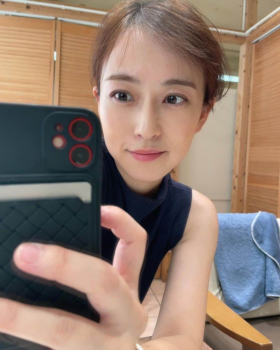 薄井しお里さんのインスタグラム写真 - (薄井しお里Instagram)「先日髪のメンテにVIRGOへ🫧 さらさらつるんつるん🐻‍❄️🫧 いつもありがとうございます！🍁夏のダメージだらけの髪が蘇ったよ🐻 秋本番になったら秋ヘアーを求めて行こう♡ #VIRGO #表参道 #明治神宮前　#美容院　#表参道美容院 #最強トリートメント」10月2日 12時40分 - shiori.uuu