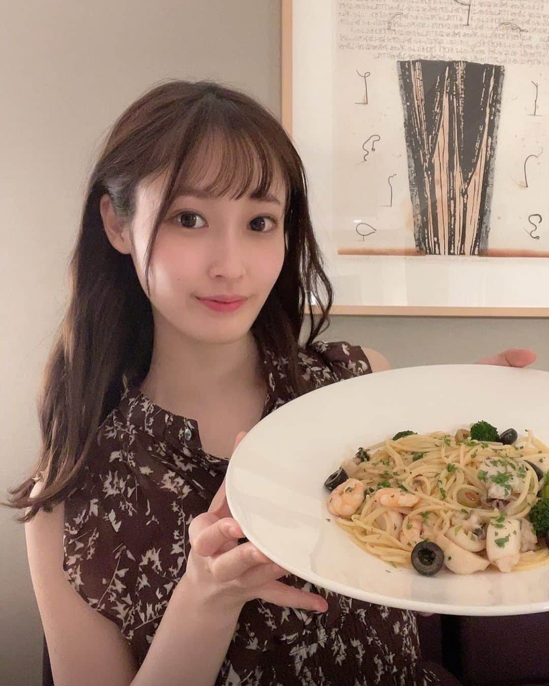 天然かのんのインスタグラム：「エビとオリーブ大好き🦐🫒  あとアボカド🥑  #撮影#台湾#av#japanese #japanesegirl」