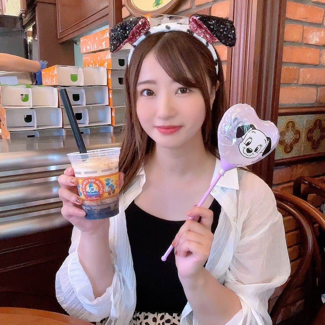 初美沙希のインスタグラム：「🤍🖤🐶🤍🖤」