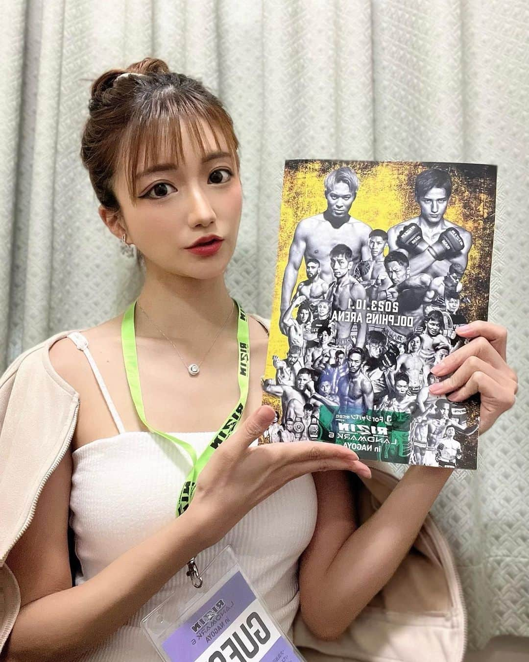 泉千尋さんのインスタグラム写真 - (泉千尋Instagram)「・  昨日のRIZIN 名古屋 『RIZIN LANDMARK 6 in NAGOYA』 お楽しみいただけましたか😊♪  RIZINガールは今回は少しすくなめの 選抜メンバーで行われました✨  彼女たちは日々厳しいレッスンを受けて ステージに立っています✨  私はそんな彼女たちが ステージで輝く瞬間を見るたびに あー、良いね良いね💓って 感激しています🥰🫶  そしてみんな どんどん可愛くなってるし 上手くなってる☺️🩷  そんな成長していく彼女たちの応援 皆様よろしくお願いします✨  次回はいよいよ アゼルバイジャン大会！！  11月4日です⭐️  お楽しみに⭐️  ・ ・ ・  #RIZINガール2023#RIZIN#rizinガール #ライジン#rizin名古屋 #名古屋#rizin名古屋大会 #guest#格闘技#ステージ#モデル#ウォーキング#ダンス#アイドル#ユニット#ダンスボーカルユニット #ダンスボーカル#cute#ステージ#オーディション#選抜メンバー #みんなかわいい#頑張れ#かわいい女の子 #idol#japanesegirl#dance#dancevideo#かわいい#親になった気分#rizingirl2023」10月2日 12時56分 - izumi.chihiro76