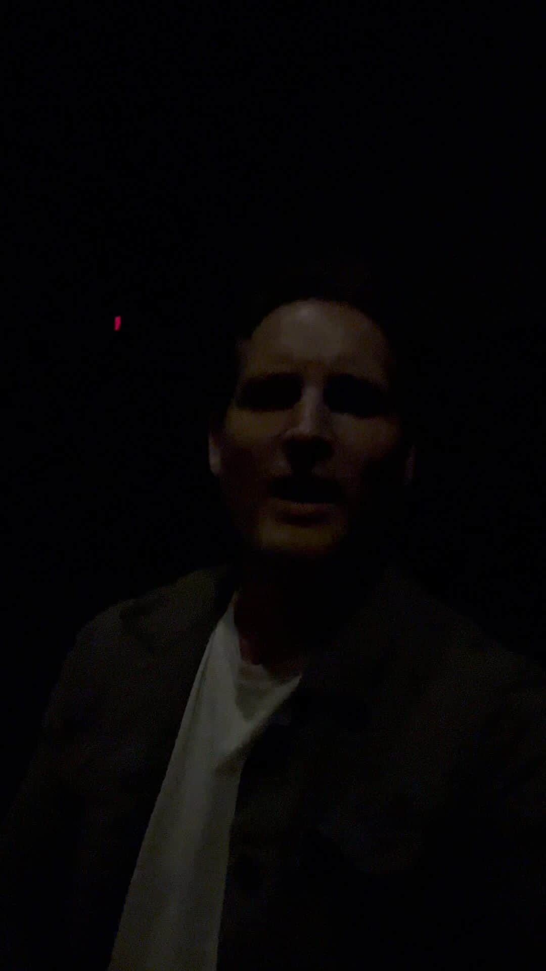 ピーター・ファシネリのインスタグラム：「Live from Dallas, Texas…. Another audience reaction to watching my new film On Fire 🔥 #OnFire has a 90 percent audience approval rating on rotten tomatoes. 🔥🔥🔥 We’re on 1000 screens National wide including Canada... so check  onfiremovie.com or amctheaters.com to see where it’s playing near you and check out why so many people love #Onfire. ❤️🔥🔥🔥   ***OnFire is @Sag-Aftra approved to promote. I am pround to be supporting a film that supports its actors and am very proud we are the first film being released in theaters under the Sag-aftra  interim agreement.」