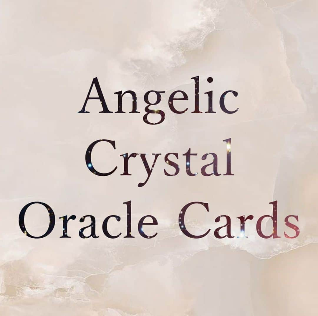 miminekoのインスタグラム：「大変お待たせ致しました🩷 ⁡ Angelic Crystal Oracle Cards、 先日出来上がりました〜！ ⁡ 先週から少しずつ発送を開始し、今週は本格的に発送していきます！ 楽しみにお待ちくださいね💕 ⁡ 紙の質感や、箔押しなど高級感のある仕上がりになりました💎 箱の表紙の色にもこだわり、何度も修正したので、ニュアンスのあるカラーが出てくれました。 ⁡ 皆さんがこのオラクルカードで、自己対話を深めたり、自己愛が高まるきっかけになりましたら幸いです🌹 リーディングでも、様々な占いに対応出来ると思いますので、沢山使用してくださると嬉しいです！ ⁡ オラクルカード制作にあたり、色々大変な事もありました。近いうちに動画で語らせてください🥺❤️ ⁡ ⁡ こちらのオラクルカードは、 ・YouTube動画内 ・YouTubeサムネイル ・SNS などで自由にご使用していただけます！ イラストレーター様にも許可を得ていますので、私にもご連絡不要でご使用可能です♫ （※YouTube、SNS以外の商用利用は出来ません） ⁡ 皆さんのリーディングライフが素敵なものになりますように🩷 ⁡ ⁡ #オラクルカード #タロット #oracle #tarot #占い #カードリーディング」