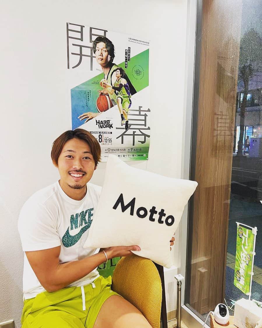 関野剛平のインスタグラム：「、 Motto 札幌店にお邪魔しました🫡 皆さんもぜひぜひ #mott  #関野剛平」