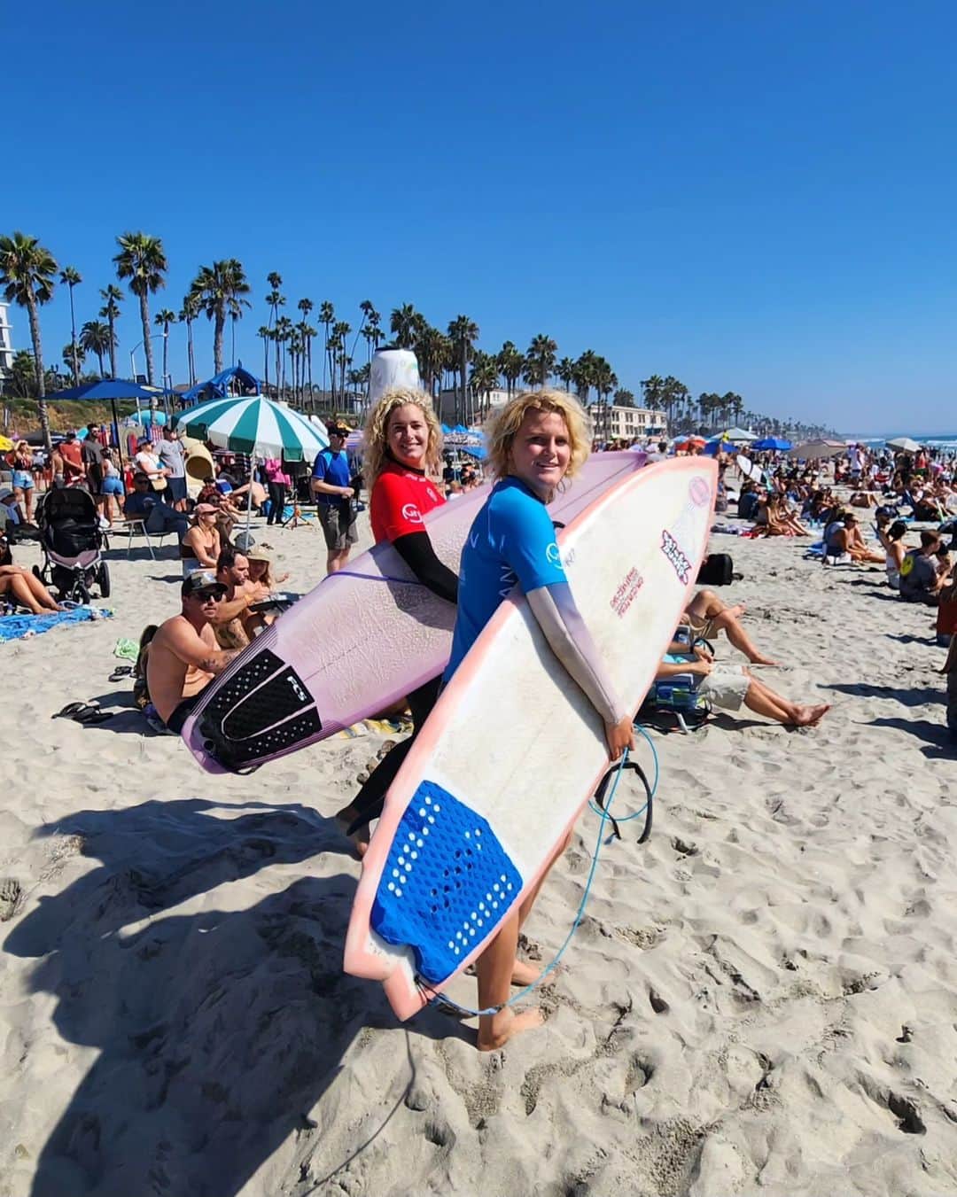 ブライス・ウェットシュタインさんのインスタグラム写真 - (ブライス・ウェットシュタインInstagram)「Thank you @supergirlpro #Oceanside and so fun getting to surf with @lindseyjacobellis - congrats to  @alyssa_spencer1 for the W!❤️ Hope to see you in Jacksonville. #stickybumpsfamily #encsurf #futuresfins」10月2日 14時01分 - brycewettstein