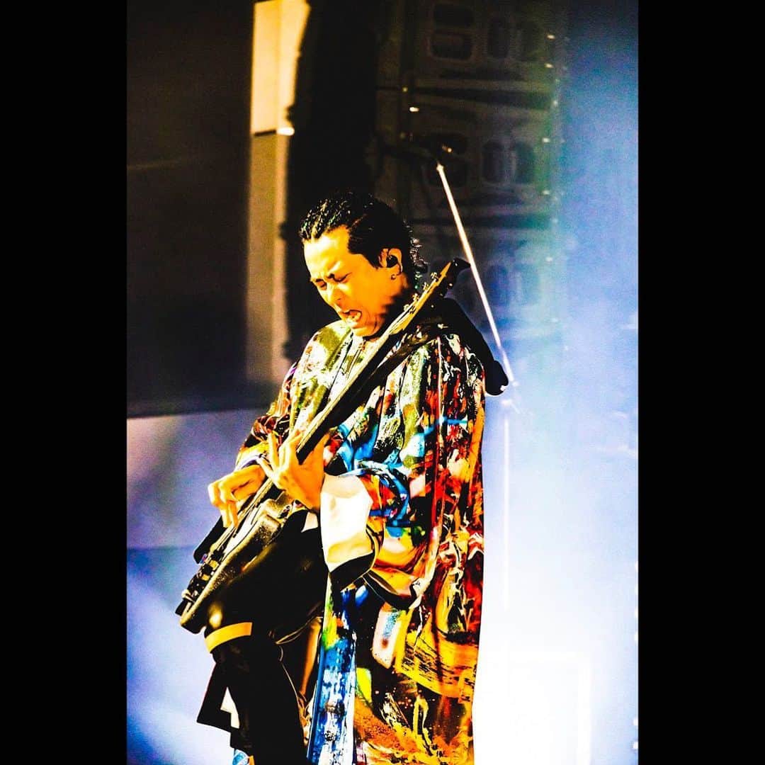 上杉研太さんのインスタグラム写真 - (上杉研太Instagram)「都会のラクダ TOUR 2023-2024 〜 駱駝革命21 〜  広島文化学園HBGホール -Day2  SUPER BEAVER という生命体の進化を感じた素晴らしいLIVEでした  まだまだいこう👍⚡️⚡️⚡️⚡️  Photo by @cazrowaoki」10月2日 14時14分 - kentauesugi