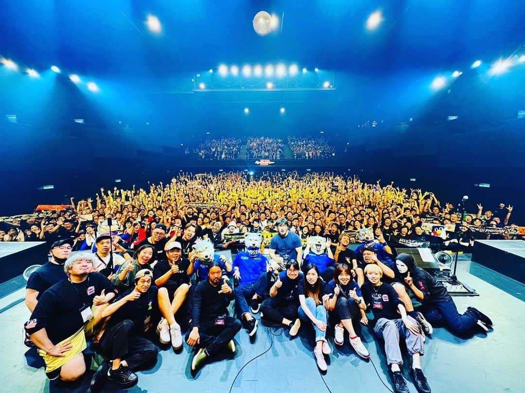 Man With A Missionのインスタグラム：「We finished our Asian Tour in KL  Thanks to the wonderful staff and crew who helped and supported us through it all,  and thanks to YOU!!!  Hope to see you soon Asia!  We are The Man With A Mission!  #manwithamission  #wolvesonparade #asiantour #hongkong #taipei #beijing #shanghai #guangzhou #jakarta #singapore #kualalumpur」