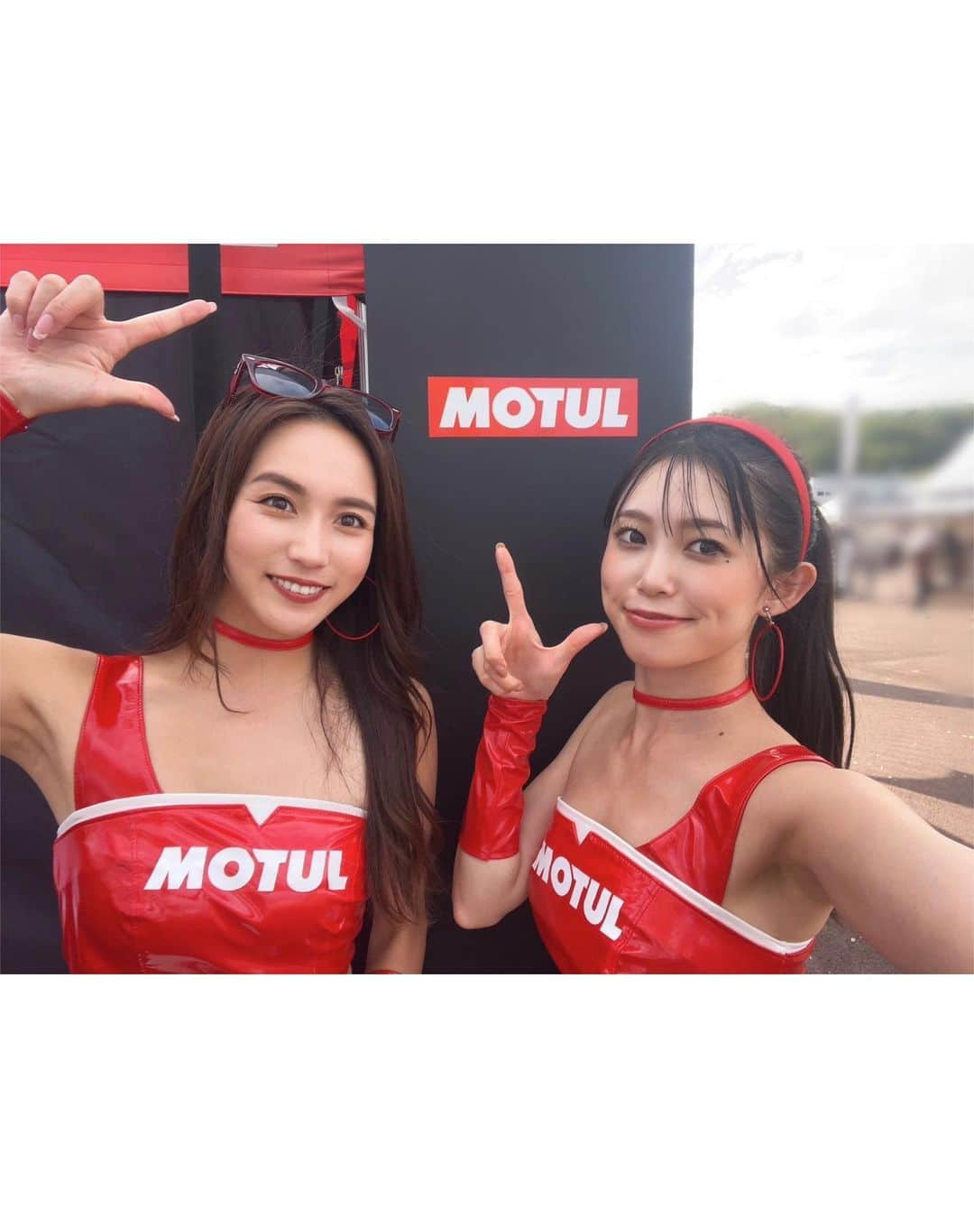 密照幸映さんのインスタグラム写真 - (密照幸映Instagram)「. MotoGP MOTULブースへ足を運んでくださった皆様、 ありがとうございました❤️✨  MOTULCircuitLadyとして２日間、 MOTULブースへ立たせて頂きました！  初めてのMotoGP！ SUPERGTとはまた違った魅力があり、知識を増やしてからまた観戦したいなぁと思いました🏍️ 決勝レースはSUPERGT岡山戦を思い出すほどの大雨☔️で中断しましたが、MOTULがオフィシャルスポンサーになっているPramac RacingのJ.Martin選手が優勝🏅 おめでとうございます！！！  雨はレース開始に振り出しレース終了後に止むという… SUPERGTでもこんなようなことが起こりますがなんだか不思議で面白いですよね！  そしてそしてMOTUL製品の MC Careシリーズはご体感頂けましたでしょうか？ 本日はその中からBODY CAREシリーズの 『WASH&WAX』をご紹介。  水を必要としない洗浄&コーティング剤！ ボディ、ホイール、フレーム、スイングアーム等、 様々な場所への使用が可能で汚れを洗いながしながらも 車体の輝き✨を保ってくれる一石二鳥の優れもの！ ※タイヤ🛞へ付着した際は水で洗い流して下さい  水の必要がない為、洗浄の時間短縮にもなるし これ一本あれば外出先等でも汚れに気づいたときに サッと拭き取りできるから助かるね！  MC Careシリーズ、沢山商品揃っているので また他商品もご紹介しますね😊  MOTULグッズをご購入してくださった皆様、 そしてお写真撮ってくださった皆様、 ありがとうございました❤️  ブースでお配りしたキャンペーンカードの有効期限は 10月9日までとなります。 記念品はなくなり次第終了となりますのでお早めに❗️  皆様のおかげで楽しい２日間を過ごせました！ ご来場ありがとうございました！ またお会いしましょう〜🥰✨  #MOTUL #MOTULJapan #PoweredByMOTUL #MotoGP #MotoGP2023 #motegi #RQ #モビリティリゾートもてぎ」10月2日 14時29分 - saemissho_