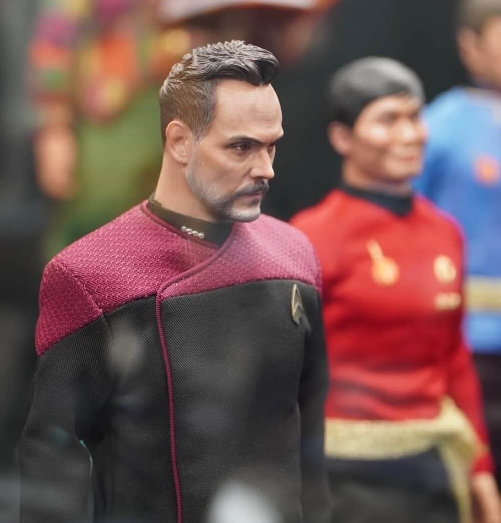 Terry Matalasのインスタグラム：「How long before someone mods the amazing @exo6_collectibles Captain Shaw into 12 Monkeys’ Deacon?」