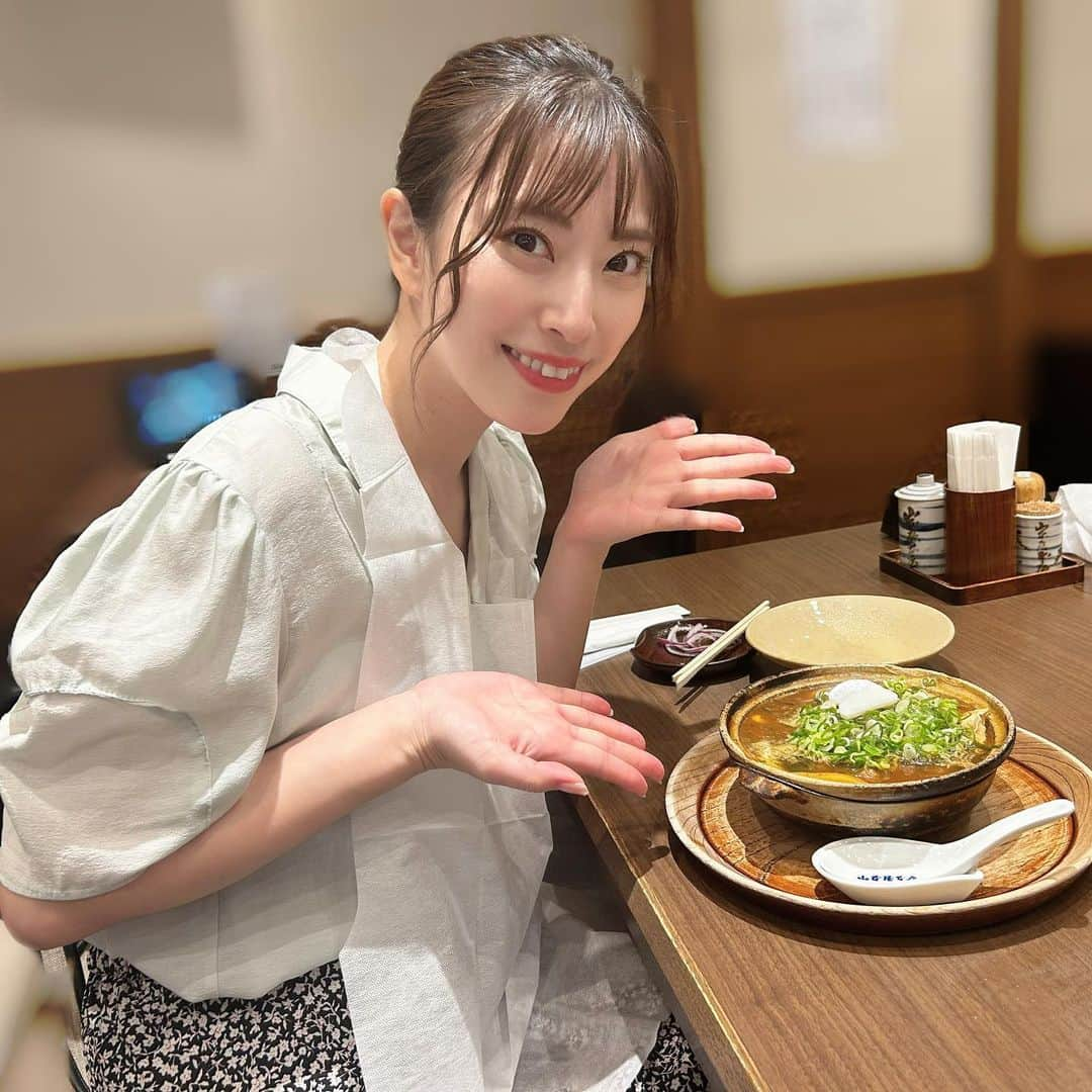 藤井香愛のインスタグラム：「味噌煮込みうどん食べました〜😆おいしぃ〜❤️ おすすめ名古屋メシ教えてください☺️ 私はきしめんが好き❣️  #名古屋　#名古屋メシ #名古屋グルメ #nagoya #山本屋本店 #味噌煮込みうどん　#きしめん　#グルメ　#名古屋ランチ　#藤井香愛　#夢告鳥　#徳間ジャパン #歌謡曲」