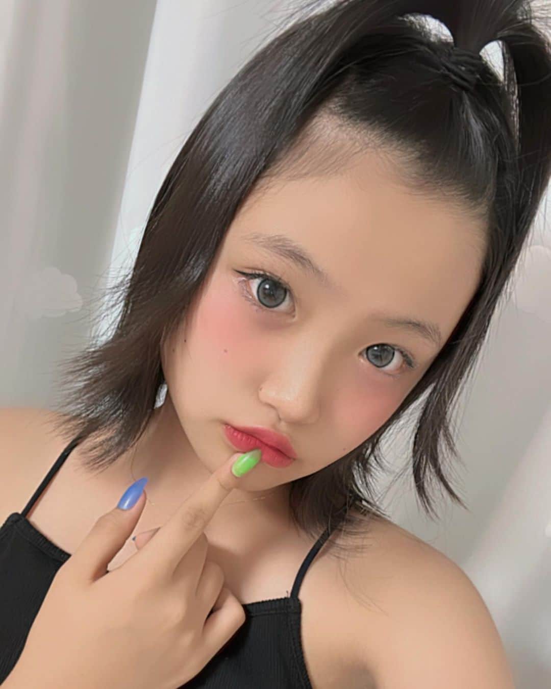 atukiyoのインスタグラム：「なんか昨日はいっぱい写真撮ってたからお裾分けしてもらいましたw  まこはまこで大人っぽくなったのかな？ 双子でも全然違った感じで見てて面白い👩👩  どっちも愛してね♡  _ _ _ _ _ _ _ _ _ _ _ _ _ _ _ _ _   ◽️YouTube◽️ ろこまこあこチャンネル ▶︎月、水、金曜日　17時〜 ▶︎ショート　16時〜  ろこチャンネル ▶︎木曜日　17時〜  ライブ配信 ▶︎火曜日　17時半〜  ◽️TikTok◽️ ろこまこあこ ▶︎ atukiyo0311 ろこ（母管理）▶︎ rocoz.0517rma  ◽️Instagram◽️ ろこ（母管理）▶︎ @rocoroco0517 まこ（母管理）▶︎ @macomacomacorun  あこ（母管理）▶︎ @acoacoaconz  _ _ _ _ _ _ _ _ _ _ _ _ _ _ _ _ _ _  #kidsfashion#三姉妹#youtube#youtuber#ろこまこあこ#キッズコーデ#小学生コーデ#jc2#js6#twins#双子#コーデ#kids」