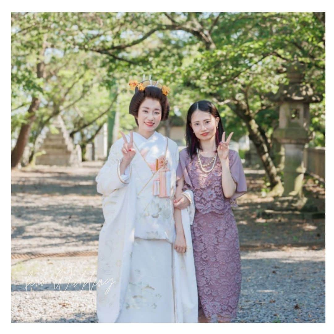 fino_wedding【フィーノ公式】さんのインスタグラム写真 - (fino_wedding【フィーノ公式】Instagram)「【卒花嫁レポート】  @yaizujinja   背中を推してくれた大好きな姉のおかげで夢が叶いました  式は親族のみの厳かでアットホームな結婚式  生まれ育った地元の焼津神社で行うことができました  屋台小屋の前でまさかの白無垢姿での写真！！！ 色々なこだわりにも対応して頂き感謝しています。  三々九度をしているとき【あぁ～私、結婚したんだ～】という実感がこみあげてきました。  大好きな場所で大好きな人達との大切な想い出が作れました。  #白無垢 #和婚 #お祭り女子  #地元愛  #綿帽子  #着物スタイル  #家族婚  #姉妹  #はなといろ  #結婚式コーデ  #静岡花嫁  #焼津花嫁  #静岡卒花嫁  #思い出  #wedding  #weddingday  #weddingphotography  #フォトウェディング  #こだわりウエディング  #やってよかった  #感謝  #白無垢着付け  #2023wedding  #卒花嫁レポ  #神輿小屋  #日本の文化  #日本の結婚式  #weddingdress  #colordress」10月6日 19時00分 - fino_wedding