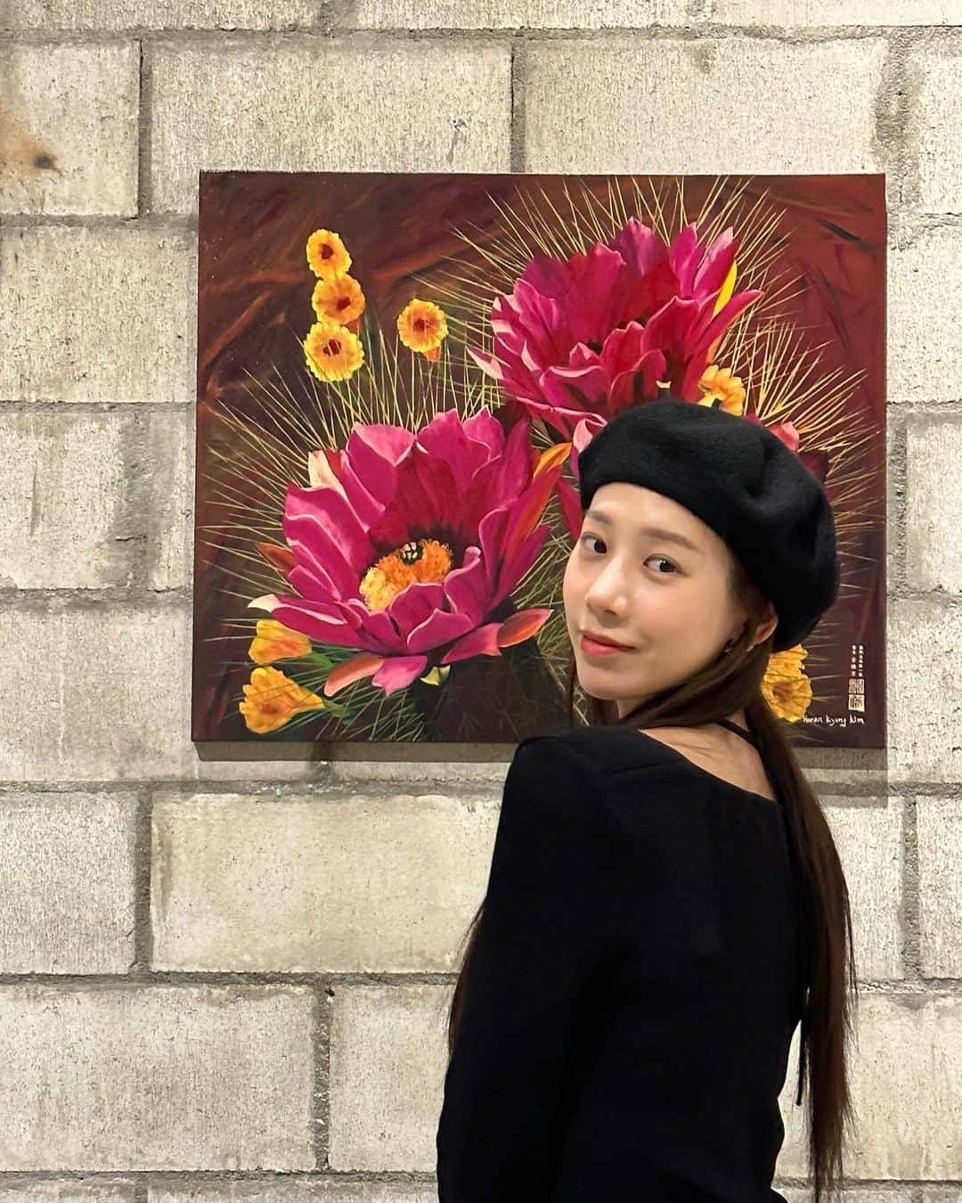 ユジさんのインスタグラム写真 - (ユジInstagram)「하루에 모기 세방씩 물리는 중😌」10月2日 15時55分 - __yudidi_