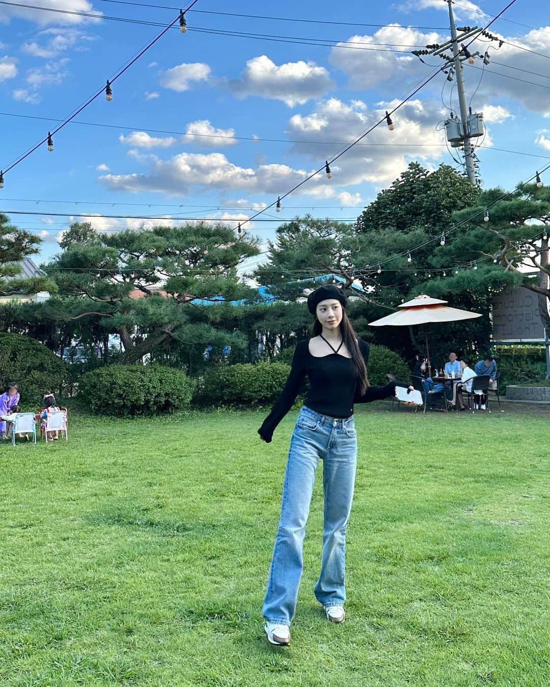 ユジさんのインスタグラム写真 - (ユジInstagram)「하루에 모기 세방씩 물리는 중😌」10月2日 15時55分 - __yudidi_