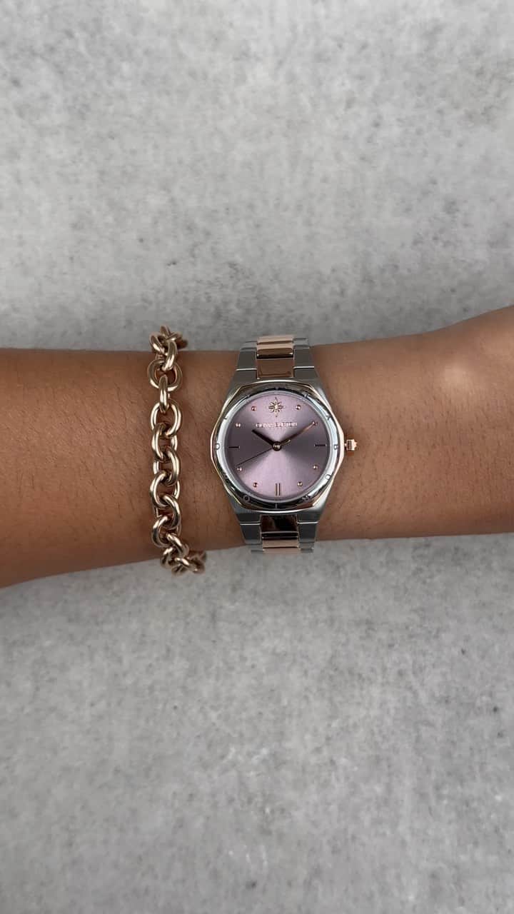 Olivia Burtonのインスタグラム：「Things that make us blush...You won’t want to miss our must-have pieces in this season’s trending hues. 💕  Tap to shop or head to our Covent Garden store.  #OliviaBurtonLondon #WomensWatches #Blush」
