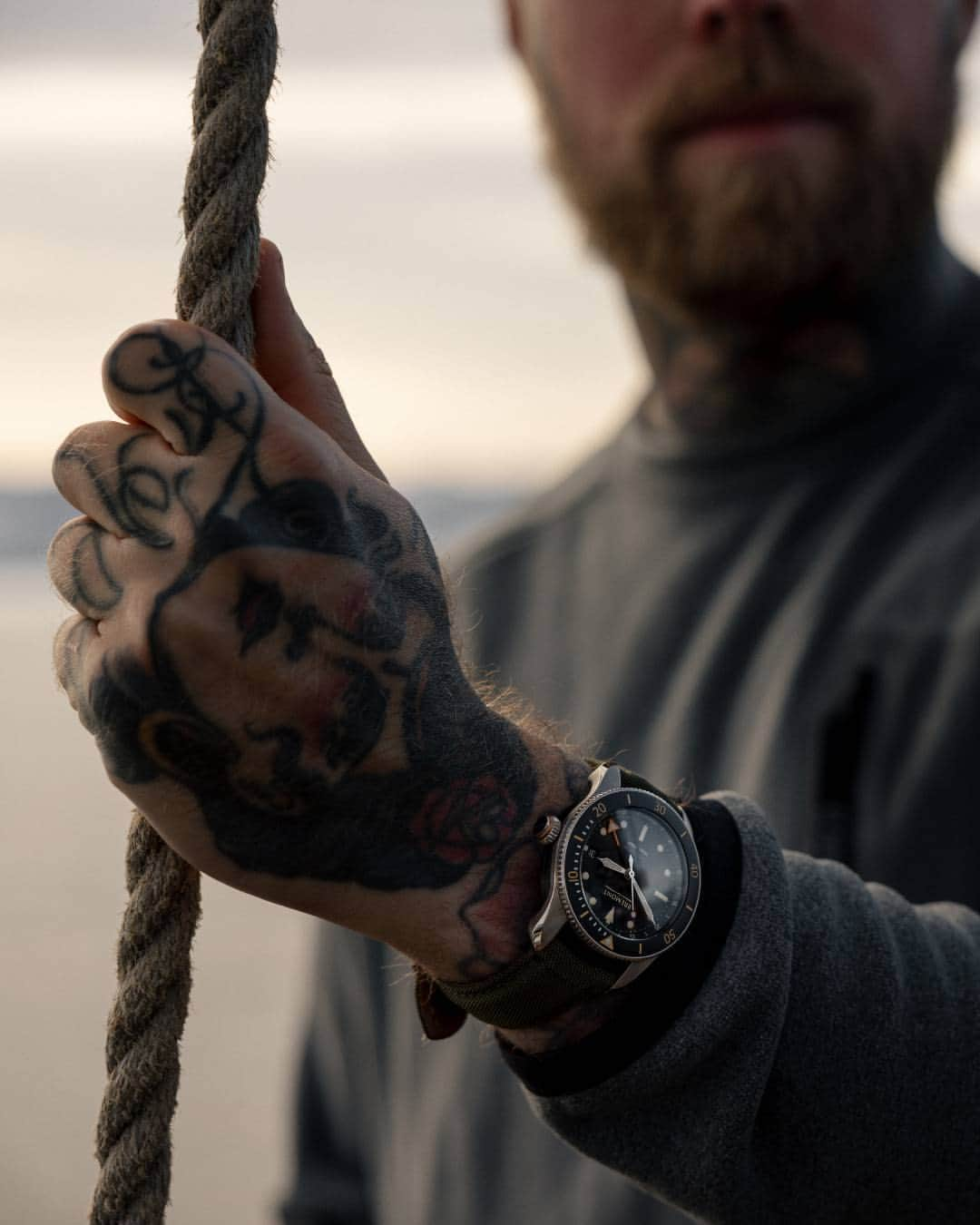 ブレモンさんのインスタグラム写真 - (ブレモンInstagram)「From land to sea, to air, and back again. Rigorously tested both above and below the waves, the S302 is a timepiece for every journey.  Find out more at the Link-in-Bio 🔗  Shot by @nattesferd 📸 in Greenland ⛰️」10月3日 2時17分 - bremontwatches