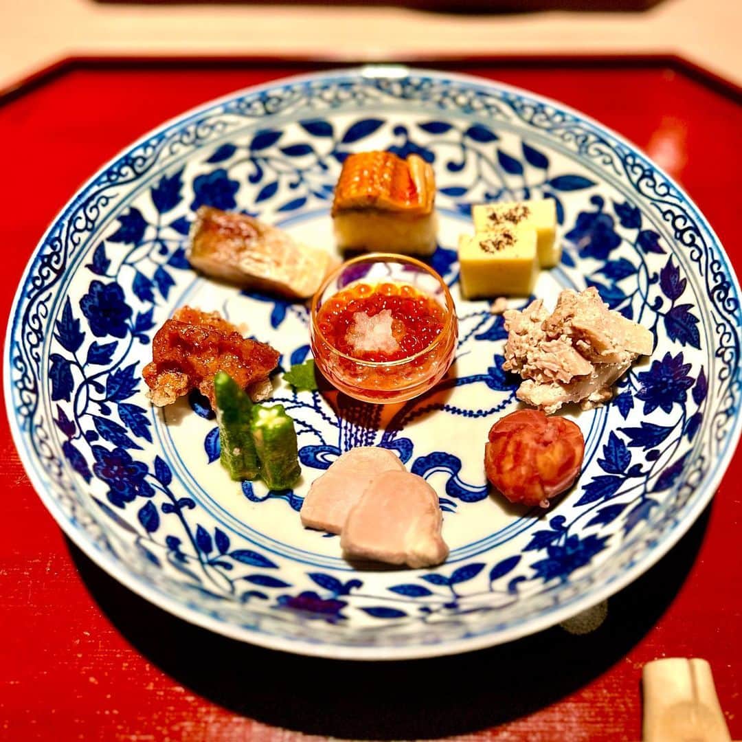 松尾貴史さんのインスタグラム写真 - (松尾貴史Instagram)「昔お世話になったプロデューサーさんと美味いものを食べて別荘に泊めていただけるという幸運に預かりましたよ。  ボージョレがどうにもひねていて、よく見ると2013年笑。  #長野 #軽井沢 #覃 #男はつらいよ #麦焼酎 #ボージョレヌーボー」10月3日 2時25分 - kitsch.matsuo