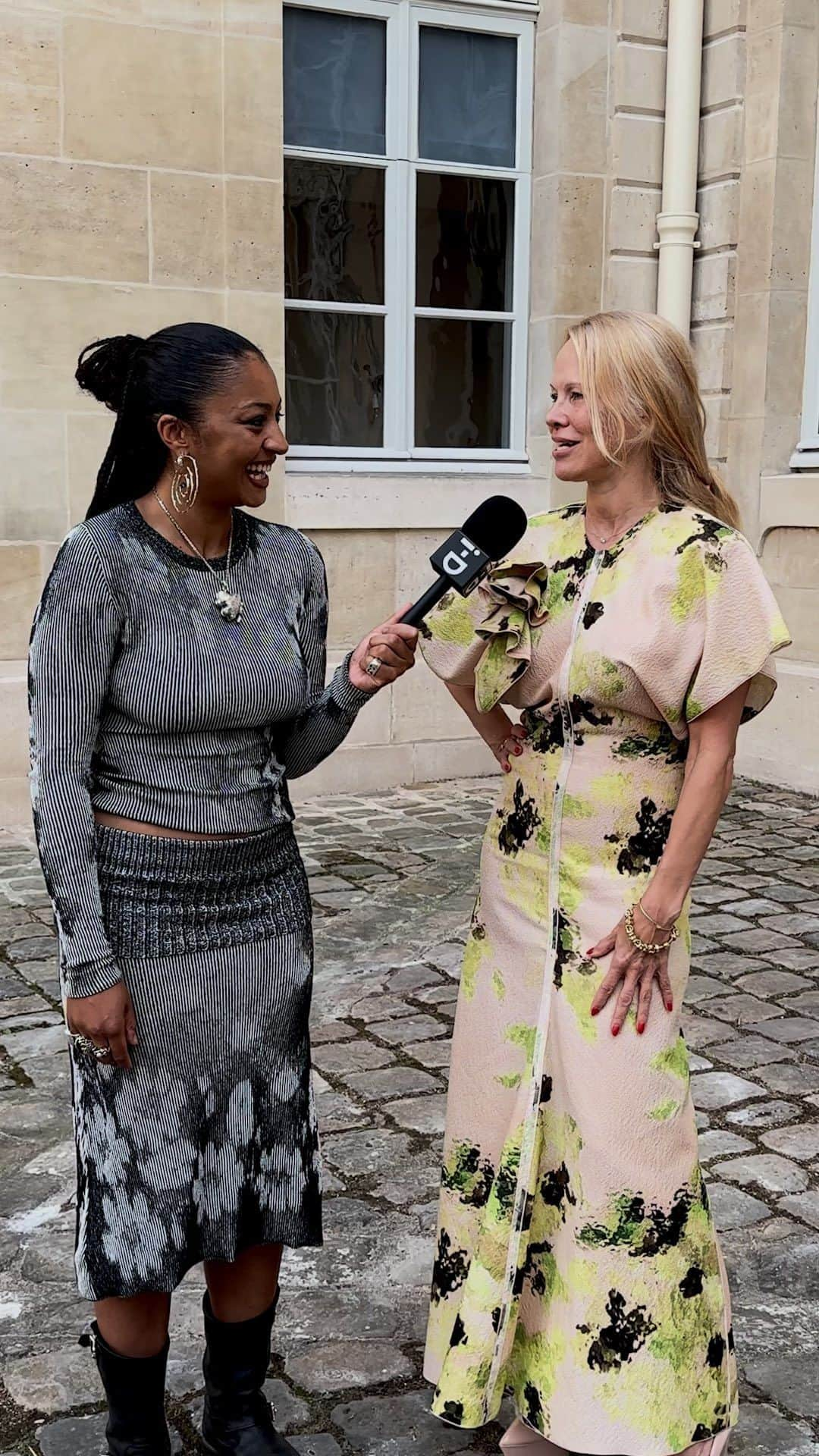 パメラ・アンダーソンのインスタグラム：「Iconic actress and model @pamelaanderson spoke to i-D’s @lea.ogunlami about her Paris Fashion Week look, self-acceptance and ‘life-ing instead of ageing’ at @victoriabeckham’s SS24 show 💗 . . . Social Media Director @danilboparai Edit @monamoloko #PamelaAnderson #ParisFashionWeek #Reels」