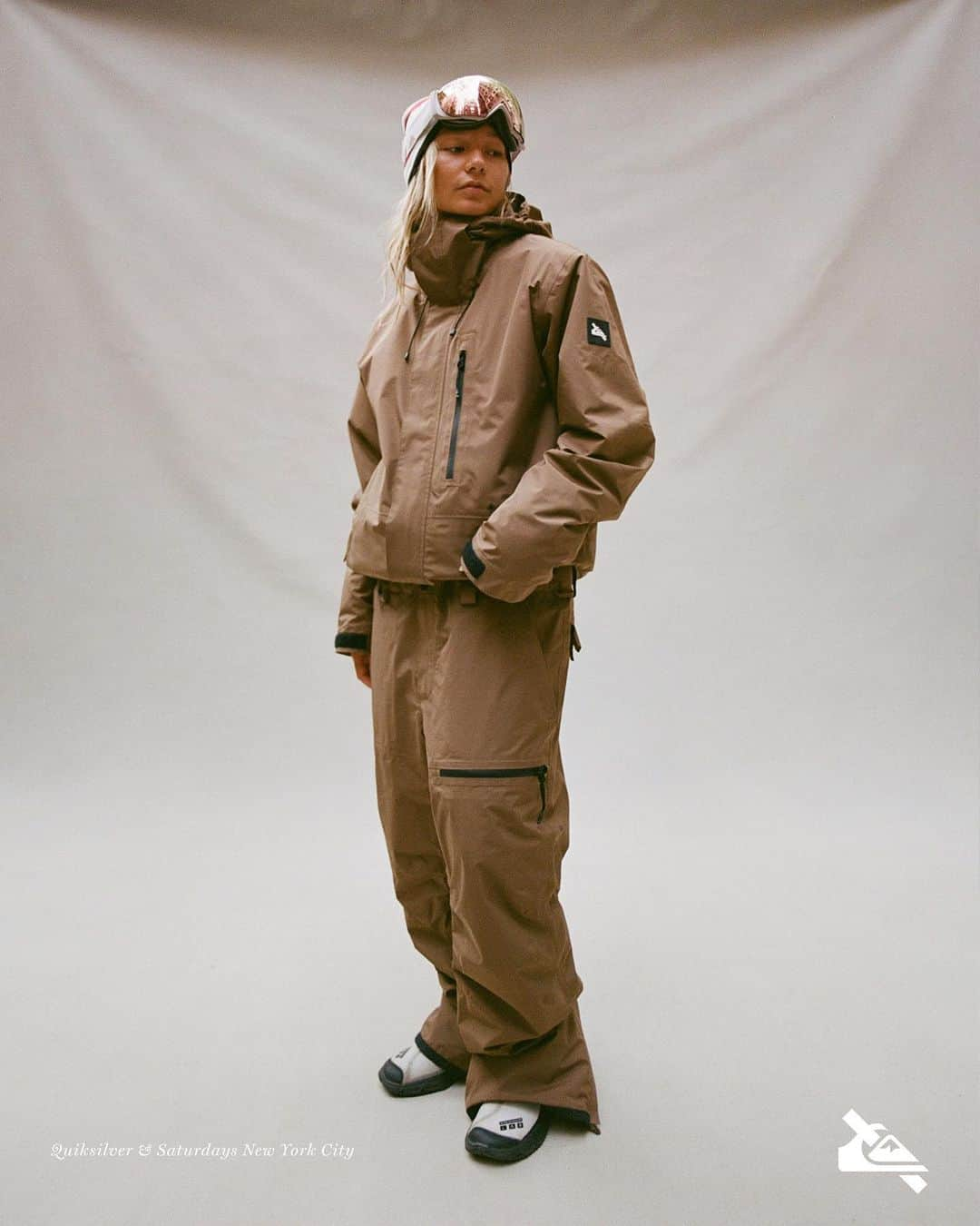 サタデーズさんのインスタグラム写真 - (サタデーズInstagram)「Quiksilver & Saturdays NYC  Available tomorrow, October 3rd, both online and in-store.」10月3日 2時27分 - saturdaysnyc