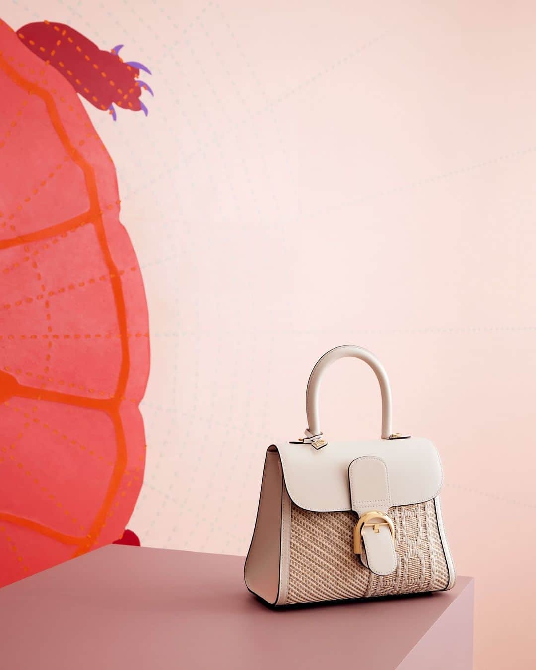 デルボーのインスタグラム：「Presented at the Delvaux Spring-Summer 2024 installation during Paris Fashion Week, the Brillant Versus Jacquard. An exceptional new result of the Maison’s ever-evolving savoir-faire.⁣ ⁣ #DelvauxSS24⁣ #Delvaux」