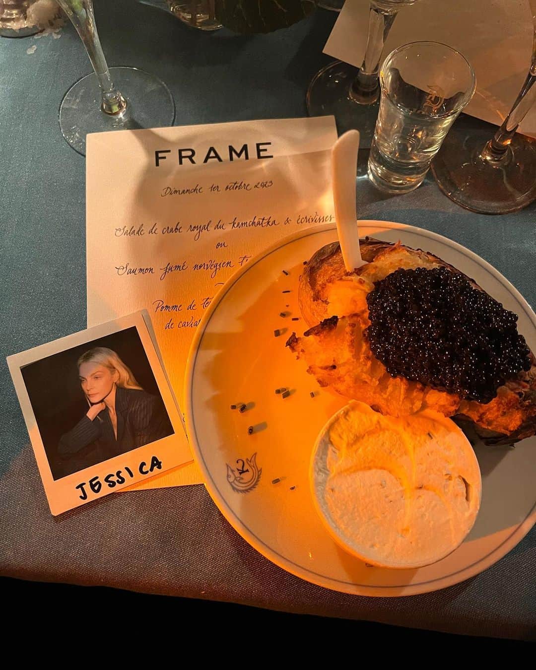 ジェシカ・スタムさんのインスタグラム写真 - (ジェシカ・スタムInstagram)「Thank you @frame for hosting a beautiful dinner. Paris fashion week would not be complete without pomme de terre au four au caviar. 🇫🇷♥️」10月3日 2時33分 - jessicastamofficial