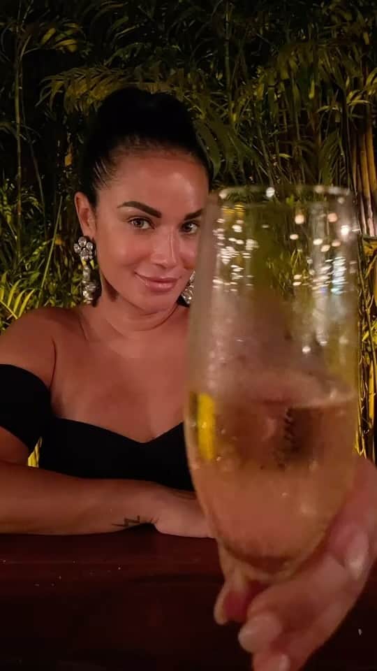 タンクのインスタグラム：「Happy Birthday to my crush..😋 Who also happens to be my wife, best friend, and 6th child..🤣🤣 You deserve all that your heart desires! I pray to be all and give all for as long as God allows. I love you my beautiful @zenafoster 💙💙💙  Tank aka Big Boss aka Cookie Monster (mind ur business) aka Snacks aka Man Candy aka ALL YOURS!!」