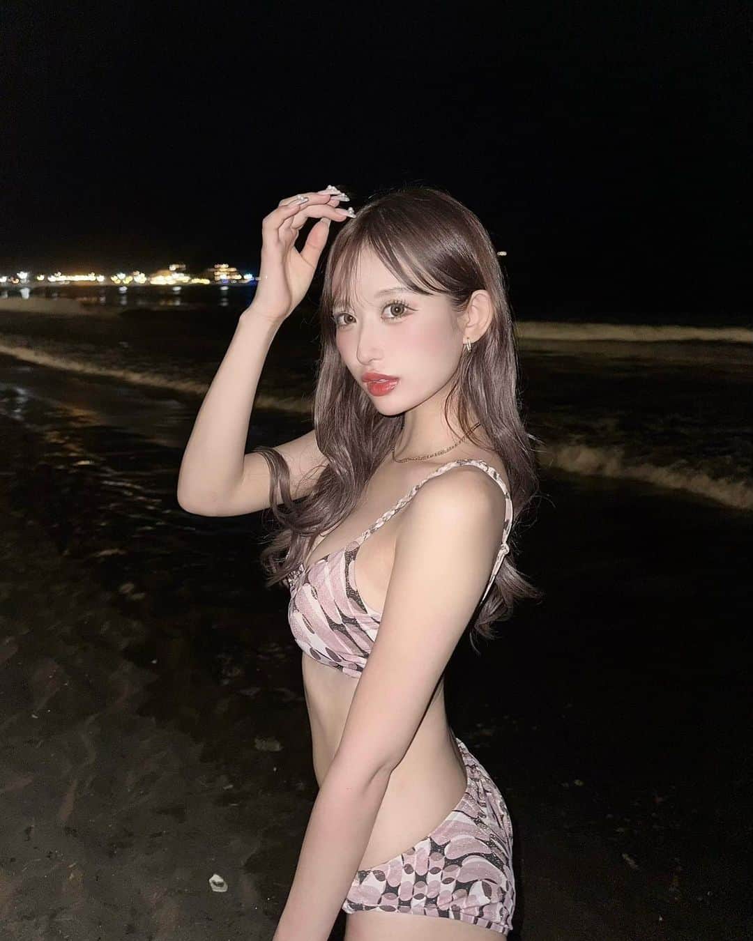 伊藤桃々のインスタグラム：「よる🌙」