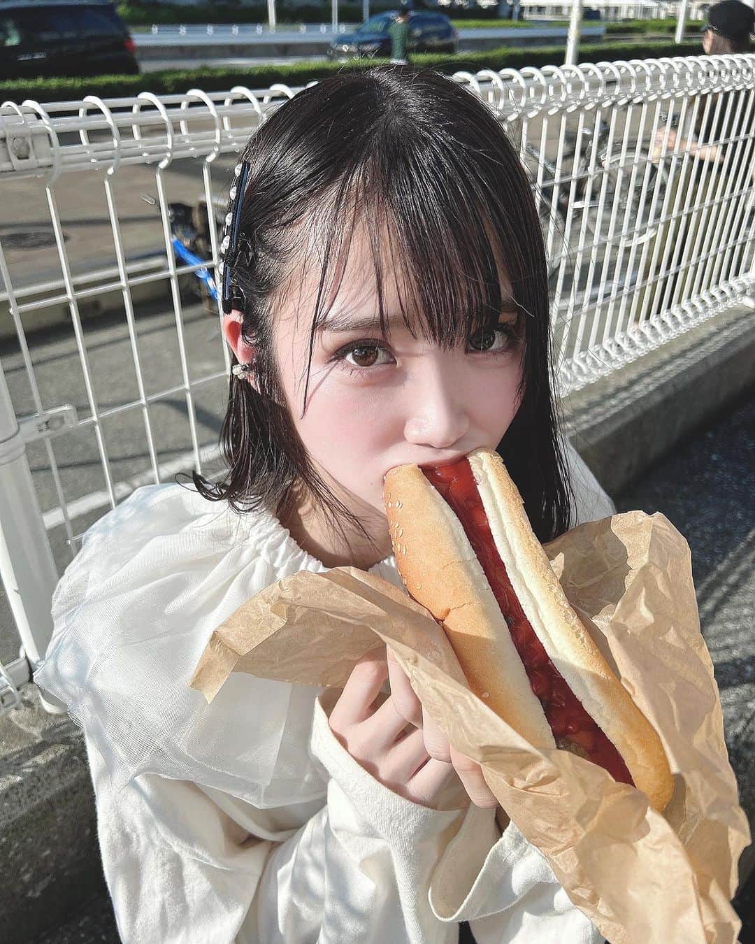 堂本千晴のインスタグラム：「お子ちゃまやからケチャップだけ🌭」