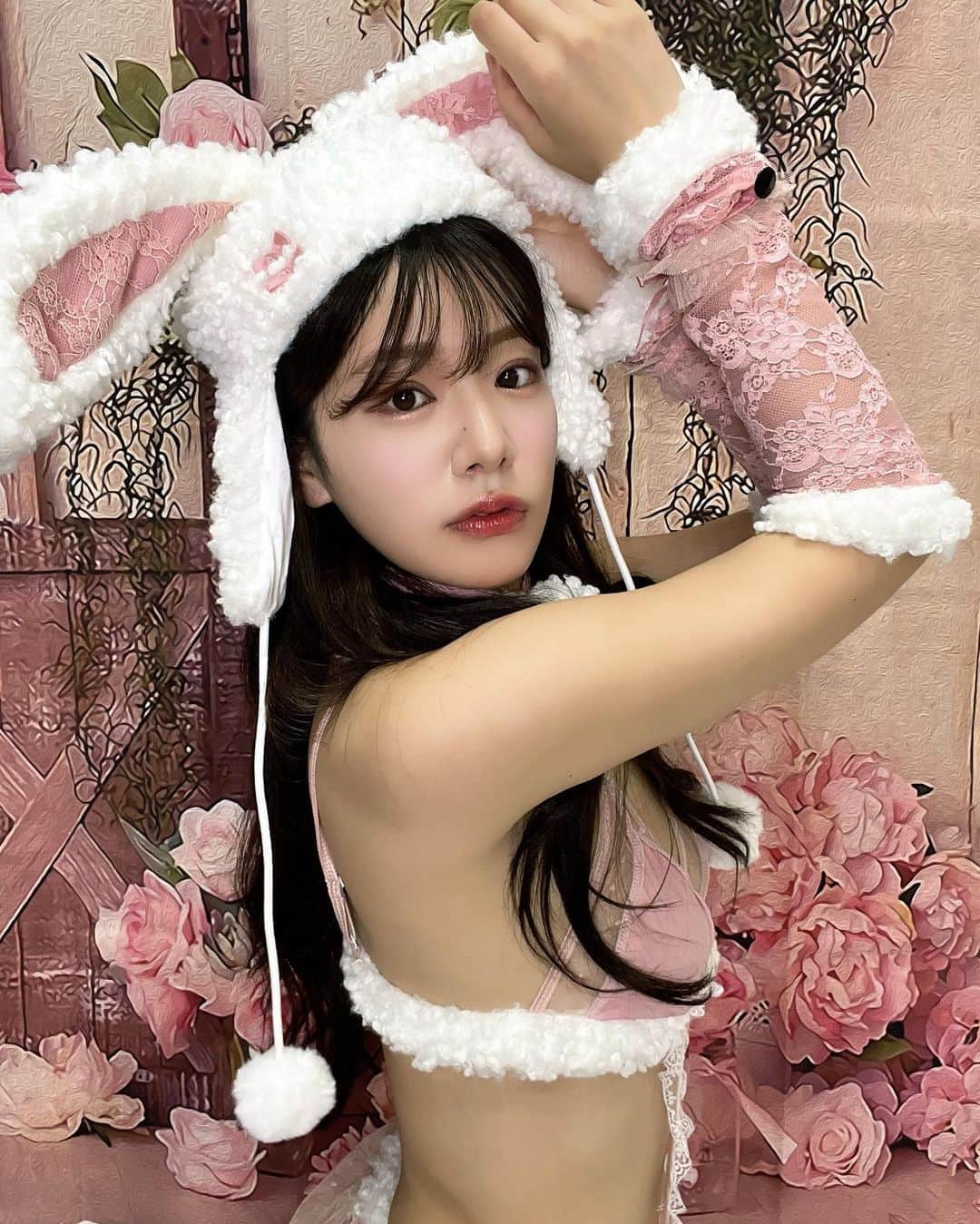 のインスタグラム：「. 腰のえくぼお気に入り🐰💗💗」