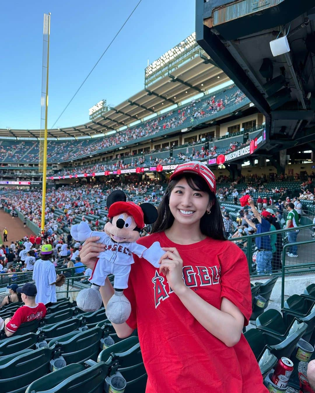 関根ささらさんのインスタグラム写真 - (関根ささらInstagram)「#letsgoangels ⚾️🔥❤️ . . . . ご一緒させていただいた、たむけんさんと、ユリサさんと♡  お二人とも初めましてのときからめちゃくちゃ親切にしてくださりLAいた時にとってもお世話になりました🥹🎈また会えるように日本で頑張ります！！！ . . . . #losangeles #losangelesangels #angels #shoheiohtani #大谷翔平 #エンゼルス #エンゼルスタジアム #angelstadium #ロサンゼルスエンゼルス #baseball #losangeles_city #ロサンゼルス旅行 #ロサンゼルス生活 #ロサンゼルス観光 #ロサンゼルス留学」10月2日 18時17分 - sasarasekine