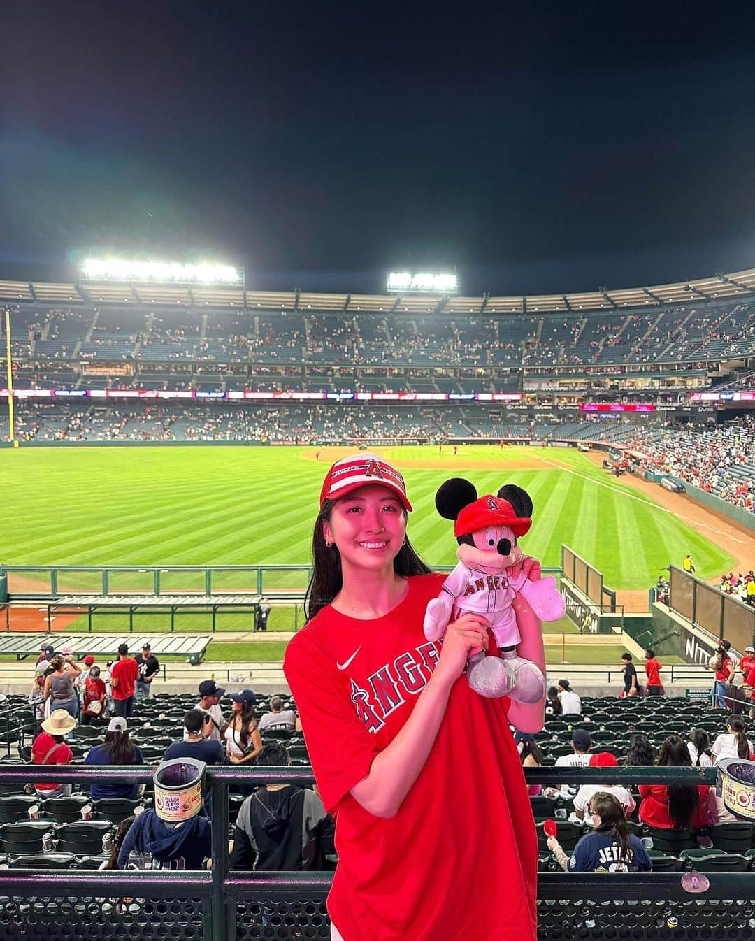 関根ささらのインスタグラム：「#letsgoangels ⚾️🔥❤️ . . . . ご一緒させていただいた、たむけんさんと、ユリサさんと♡  お二人とも初めましてのときからめちゃくちゃ親切にしてくださりLAいた時にとってもお世話になりました🥹🎈また会えるように日本で頑張ります！！！ . . . . #losangeles #losangelesangels #angels #shoheiohtani #大谷翔平 #エンゼルス #エンゼルスタジアム #angelstadium #ロサンゼルスエンゼルス #baseball #losangeles_city #ロサンゼルス旅行 #ロサンゼルス生活 #ロサンゼルス観光 #ロサンゼルス留学」