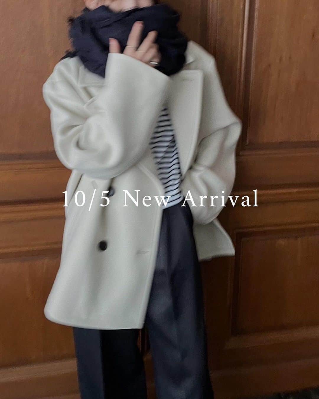 ETRÉ TOKYO ストアさんのインスタグラム写真 - (ETRÉ TOKYO ストアInstagram)「@etretokyo  【10/5 New Arrival】  ㅤㅤㅤ  #ETREダブルブレストコクーンコート IVORY / NAVY S.M size ¥49,500(tax in)  ㅤㅤㅤ ㅤㅤㅤ #ETREダブルブレストリバーロングコート BEIGE / GREY S.M size ¥46,200(tax in)  ㅤㅤㅤ ㅤㅤㅤ #ETREウエストアジャスタブルタックワイドパンツ GREY / NAVY / BROWN S.M size ¥29,700(tax in)  ㅤㅤㅤ ㅤㅤㅤ #ETREvネックルージーニットトップス NAVY / YELLOW F size ¥19,800(tax in)  ㅤㅤㅤ ㅤㅤㅤ #ETREパウダリーショートプルオーバー WHITE / BEIGE / CHARCOAL F size ¥9,900(tax in)  ㅤㅤㅤ ㅤㅤㅤ #ETREバルーンシルエットシャツカラートップス WHITE / BLUE F size ¥28,600(tax in)  ㅤㅤㅤ ㅤㅤㅤ #ETREサムホールリブニットプルオーバー WHITE / BLACK F size ¥19,800(tax in)  ㅤㅤㅤ ㅤㅤ - - - - - - - - - - - - - - - - - - - - - - - - - - - -  商品詳細はTOPページURLよりチェック🔍 ›› @etretokyo_store  ㅤㅤㅤ スタッフコーディネートも毎日更新中【 #etretokyo_staff_ootd 】をフォロー🐿️  TOPページの"フォロー中"から 気になるスタッフのアカウントをフォロー🤝  - - - - - - - - - - - - - - - - - - - - - - - - - - - - ⁡  ㅤㅤㅤ 【INFORMATION】 ⁡ ⁡ ※ 10/5(木)発売のアイテムは 10/6(金)12:00よりお在庫のある場合、ルミネカード会員様限定で店舗通販のご利用が可能です。 ⁡ ※お電話がつながりにくい可能性がございます。 ⁡ ※また混雑時には入場制限及び 試着点数の制限を設けさせて頂きます。 予めご了承ください。 ⁡ ⁡ ご理解、ご協力を賜りますよう 心よりお願い申し上げます。 ⁡ ⁡  ㅤㅤㅤ ㅤㅤㅤ 【LUMINE SHINJUKU STORE】 ETRÉ TOKYO ルミネ新宿2店 TEL：03-5989-0979 ー営業時間ー (平日、土日祝)11:00-21:00  ⁡ #etretokyo#etre#fashion#etretokyoshinjuku #2023etre#etretokyo_staff_ootd#2023aw #新作紹介 #秋服コーデ #スタッフスナップ#カジュアルファッション #ルミネ新宿2 #モノトーンファッション #シンプルファッション #秋物コーデ #ワイドパンツコーデ #タートルネック #シャツコーディネート #オトナカジュアルコーデ #ロングコートコーデ」10月2日 18時13分 - etretokyo_store