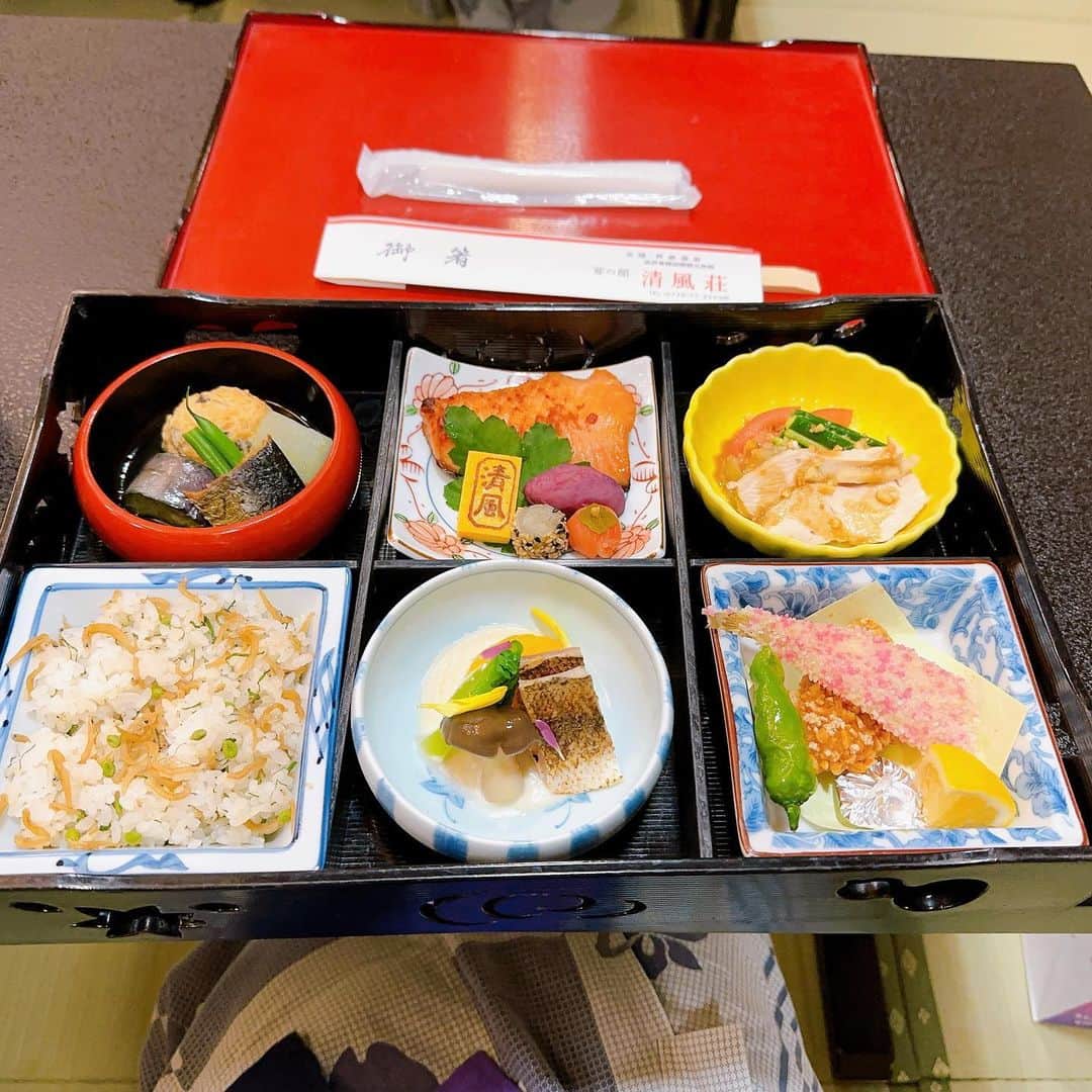 相良茉優さんのインスタグラム写真 - (相良茉優Instagram)「#福井  #グルメ 色々食べた！ 次は冬のカニ食べたい！」10月2日 18時25分 - mayusgr