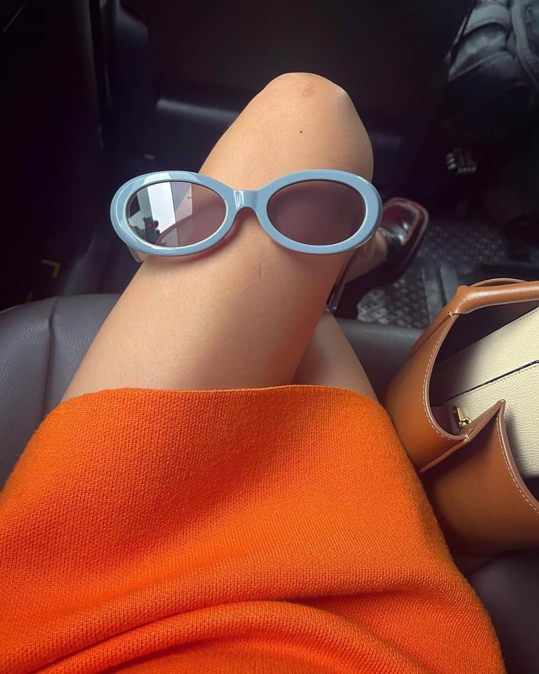 辻直子さんのインスタグラム写真 - (辻直子Instagram)「#Hello🕶️#sunglasses#keychain♡ #✌🏻🩵🫶🏻  気持ちいい日に」10月2日 18時18分 - naoko.ts