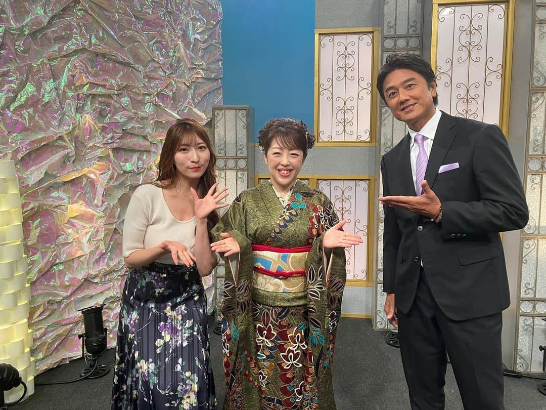 山口ひろみさんのインスタグラム写真 - (山口ひろみInstagram)「10月のテレビ番組への出演、そしてラジオ番組への出演予定です😊  ぜひご覧&お聴きくださいね❣️  🌸レギュラー番組 #USEN C－42 全国の#コミュニティーFM (毎週水曜日)「#元気はつらつ歌謡曲 #浪花人情劇場 」  🌸4日(水)4時30分〜#BS12 「#瀬口侑希のホッとミュージック 」 10時〜#群馬テレビ 「#西川ひとみと三里ゆうじの歌日和 」  🌸5日(木)10時〜群馬テレビ「西川ひとみと三里ゆうじの歌日和」(再放送)  🌸7日(土)4時45分〜BS12「西川ひとみと三里ゆうじの歌日和」 7時30分〜#福井放送 ラジオ「#松尾ともこのハートフルソング 」  🌸8日(日)19時30分〜#NHK BSプレミアム 「#新BS日本のうた 」  🌸9日(月)5時〜BS12「うたって♪ハマって♪」　  🌸14日(土)11時30分〜NHK BSプレミアム「新BS日本のうた」(再放送)  🌸20日(金)16時30分〜NHK BSプレミアム「新BS日本のうた」(再放送)  🌸22日(日)4時30分〜BS12「#あなたに届ける音楽界 」 21時〜#KBS京都 ラジオ「#Get Up京都 〜マグナム石井SHOW」  🌸23日(月)20時〜#チバテレ 「#カラオケ大賞 」  🌸25日(水)8時〜チバテレ「カラオケ大賞 」(再放送)  #山口ひろみ #テイチク #三井の晩鐘 #テレビ出演情報  #ラジオ出演情報  #ぜひご覧ください #ぜひお聴きください」10月2日 18時32分 - hiromiyamaguchi_official