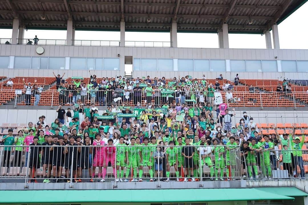 榊翔太のインスタグラム：「. リーグ最終節 VS桐蔭横浜大学FC 4-0  久しぶりのスタメン チームスローガンである「研ぎ澄ます」という言葉を胸に刻み日々準備してきました。  1ゴール1アシストする事ができて良かったです✨  全社、地決と大事な戦いが続くのでチームに貢献できるようにこれからも頑張ります⚽️🔥  引き続きたくさんの応援をよろしくお願いします❗️  #vonds市原  #研ぎ澄ます  #榊翔太」