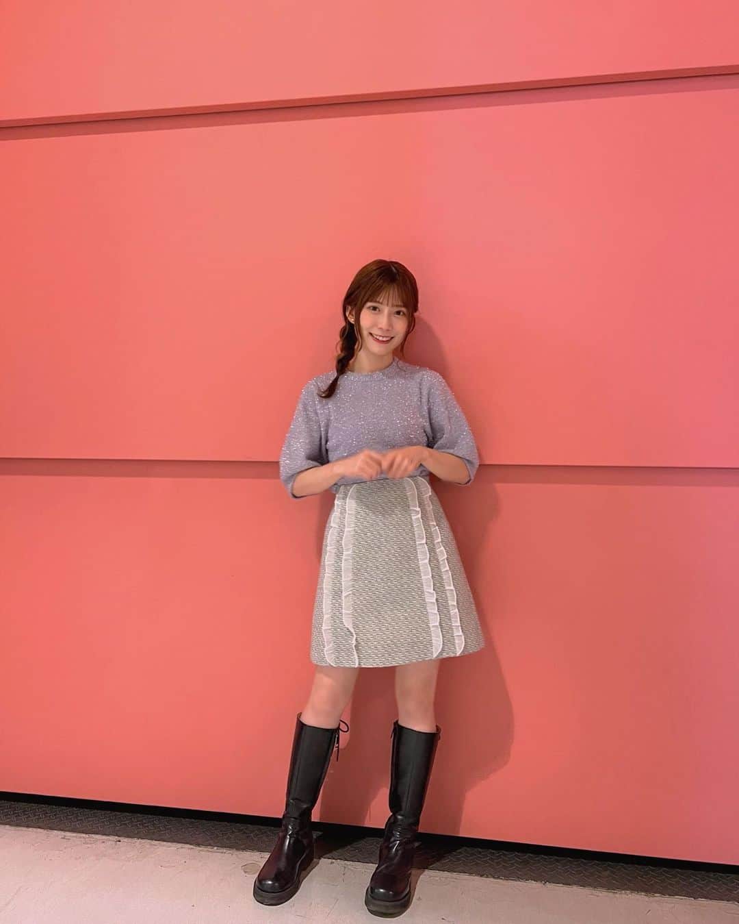 東村芽依のインスタグラム：「. お気に入りコーデ🩵💜 上も下も#FURFUR ブーツは#epine #日向坂46#東村芽依#めいしふく#meigram」
