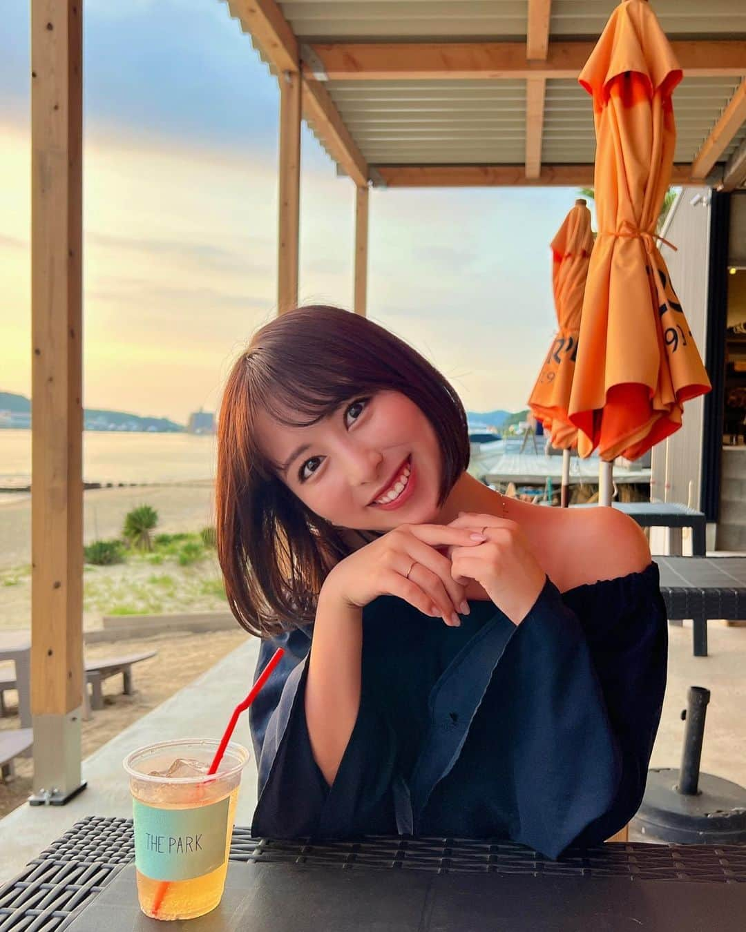 太田江莉奈さんのインスタグラム写真 - (太田江莉奈Instagram)「.  📍THE PARK  夕陽を見ながらテラスで🍽 お肉もお野菜も美味しかった♡ 特に人参がサツマイモみたいに甘くてびっくり！ あとハンバーグ最高🥹  . .  #thepark#fukutsu  #福津#福津カフェ#福津グルメ  #福岡#福岡グルメ#福岡BBQ #テラス席があるお店#福間海岸 #宮地浜#福津ランチ#福津海岸  #fukuokafood#fukuokatrip#fukuokacafe  #fukuokajapan#fukuokalunch#fukuokatravel」10月2日 18時48分 - erina_o_