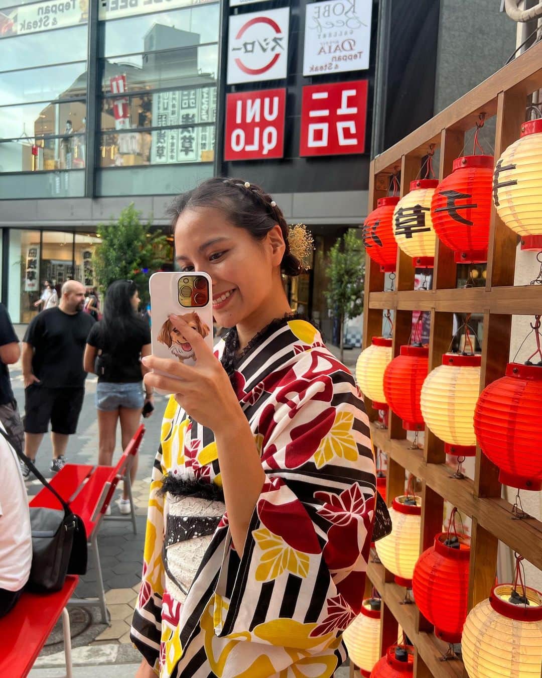 のインスタグラム：「A'chuUにおすすめして頂いた 浅草チキンさんのお店！ めちゃくちゃチキン美味しかった😆🫶 これは本当にハマる。  #浅草チキン #浅草観光 #浅草グルメ  #浅草食べ歩き」