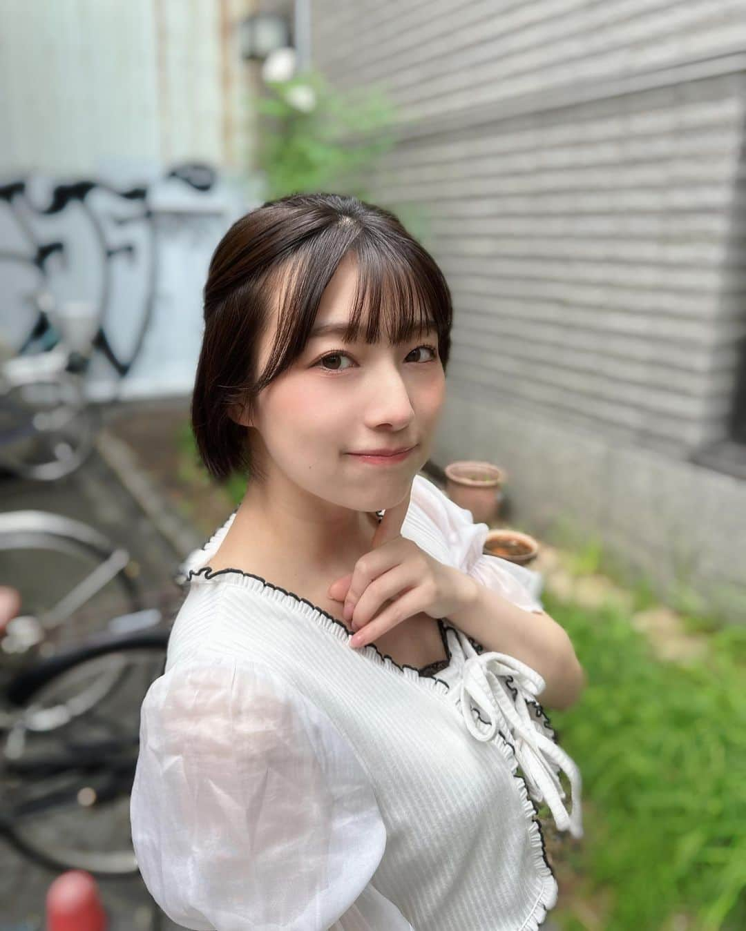 安部若菜のインスタグラム：「もう夏も終わりましたね🍂  半袖もそろそろ着納めかと思うと ちょっぴりさみしいです🫠  もう衣替えした？ #プチプラ#shein#shein購入品#秋」