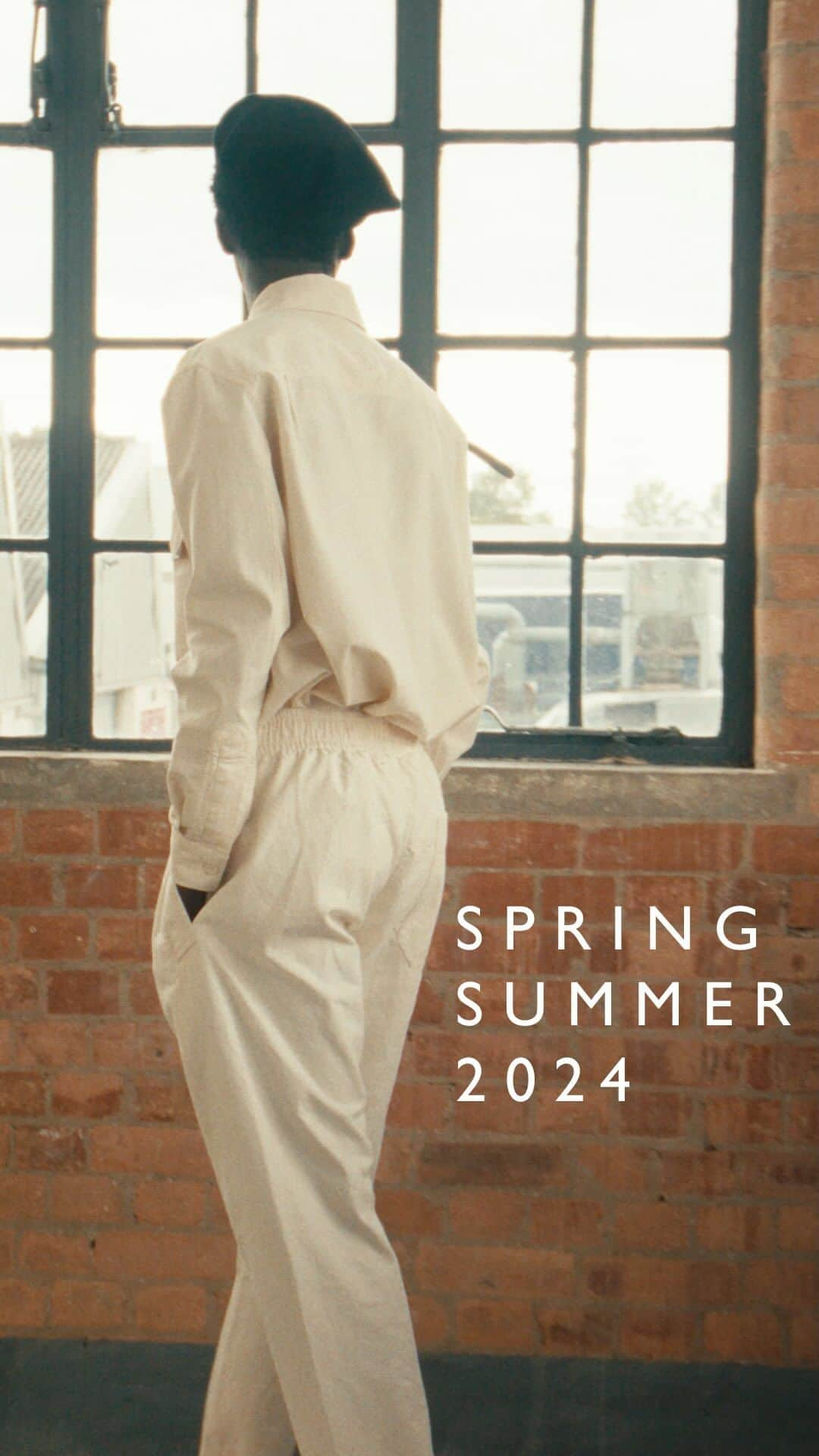 Margaret Howellのインスタグラム：「Spring Summer 2024 Collection Preview Directed and Produced by Martin Senyszak and Margaret Howell   #MargaretHowell #MartinSenyszak」