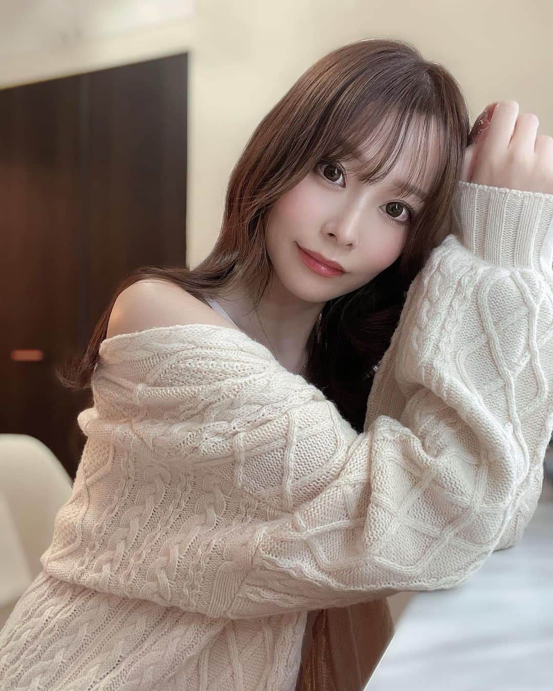 のインスタグラム：「10月🐿 だいぶ涼しくなってきて過ごしやすい〜🐿🐿 食欲の秋ってことでこの季節は 美味しいご飯いっぱい食べよーっと🐿🐿🐿 、 (՞ o̴̶̷̤ ̫ o̴̶̷̤ ՞)(՞ o̴̶̷̤ ̫ o̴̶̷̤ ՞)(՞ o̴̶̷̤ ̫ o̴̶̷̤ ՞)」
