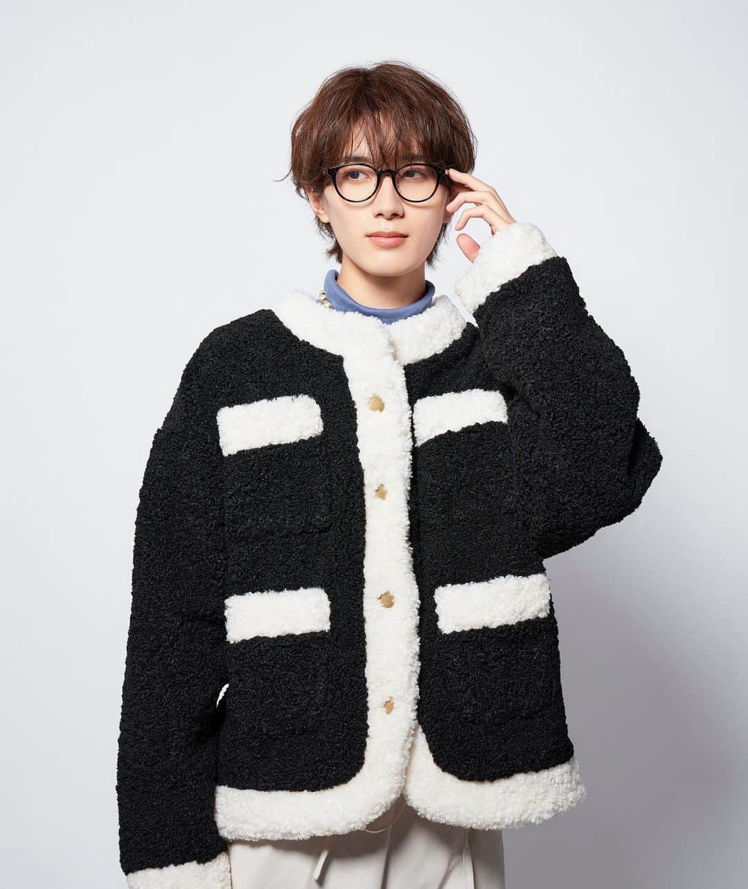 山中柔太朗さんのインスタグラム写真 - (山中柔太朗Instagram)「自分プロデュースのグッズが出ます！ 今回はジャケットとスマホアクセ。 好きな感じを詰めましたーー  ブランドってわけじゃないけど soccer'bugっていうキャラのシリーズにしてみました。  10/2 19:00〜受注開始です ストーリーに載せとくね。  ぜひ🥰」10月2日 19時07分 - jyutaro_milk