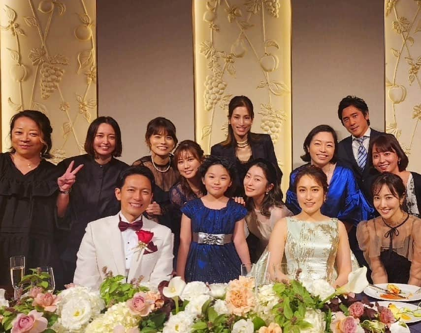 佐藤弥生さんのインスタグラム写真 - (佐藤弥生Instagram)「👰‍♀️ みぽりん♥️おめでとうございます✨✨✨  いつも可愛いけど、美しさが眩しかった✨✨✨ 久しぶりに皆さんにお会い出来て、こんな素敵な会に参加出来て本当に楽しかったです♥️ 会えない時間が長かったけど、皆んな変わらずでした😆 コレを機にまた会えます様に✨✨✨ #weddingparty#congratulations#♥️#ライターの見学さん#ラジオ好きなので出水アナとも」10月2日 19時10分 - yayoyayo_s