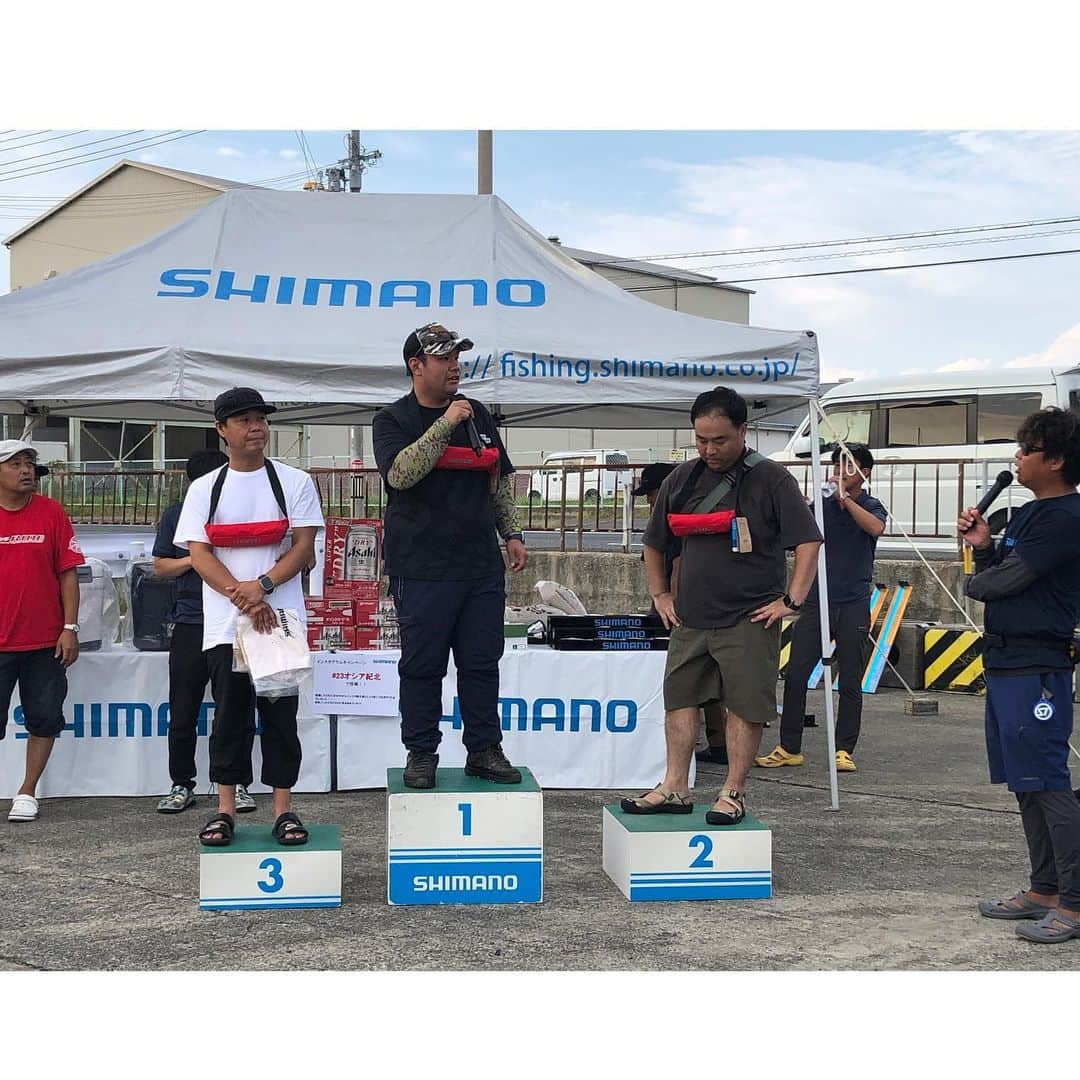 伊賀愛優菜さんのインスタグラム写真 - (伊賀愛優菜Instagram)「･ 10/1  「  2023 SHIMANO OCEA  JIGGING CUP in 紀北 」 ･ 昨日は、SHIMANOの大会でした！ ゲストで参加させて頂きました😊✨️ ･ そして、今回は 青物（ブリ、ヒラマサ、カンパチ） 1匹の長寸で勝敗（サワラは除く）でした！ ･ 他にも レディース賞、早掛け賞、サワラ賞 グッドフォト賞、ラッキー賞(抽選)がありました☺️ 入賞された方、おめでとうございます✨️ ･ 私はOcean Battleさんに乗船！🌊 1日スタッフでした🙆‍♀️ 一緒に乗船された方々、船長ありがとうございました！ ･ そして、大会に参加してくださった皆様 船長さん、スタッフの皆様、ゲストの方々 本当にありがとうございました🙇‍♂️ ･ #shimano #シマノ #23オシア紀北 #オシア #オーシャンスター #オーシャンバトル #サウス #シーライド #塩ちゃん #剣TSURUGI #バグース  #ヒットラッシュ #火遠理丸」10月2日 19時20分 - ayugram_125