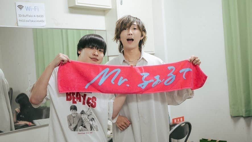 兼丸のインスタグラム：「「重い愛TOUR2023」 名古屋&浜松公演  Mr.ふぉるてのメンバー(はのんちゃん)復帰に関われたこと、大切な日に出演を選んでくれたこと、感謝です。そして、おかえりなさい！ 僕らにとってもすごく大切な日になったし、久々の対バンでお互い曲が増えて演奏する曲も変わって、アプローチもあの頃と変わった部分もあるけど、久々に打ち上げをして なんだー！お互いなーんも変わってないね笑！ってステージ以外の確かめ合い?や各パートでわいわいしたりとほっこり笑  打ち上げを経ての2日目のソールドした浜松は更に両バンドのアットホームさというか、良い日にするぞ〜！って気持ちが詰まった、本当に心地よい1日でしたん。 本当に大きな舞台での活躍を見る度に嬉しく思える、これからも一緒に頑張りたいバンドです。 またやりましょーーーー！  Photo by @_kinoko_photo__  #theshesgone #mrふぉるて  #mrふぉる も入れておこう(て が何をしたって言うんだ!) #タオル交換の儀 #重い愛TOUR」