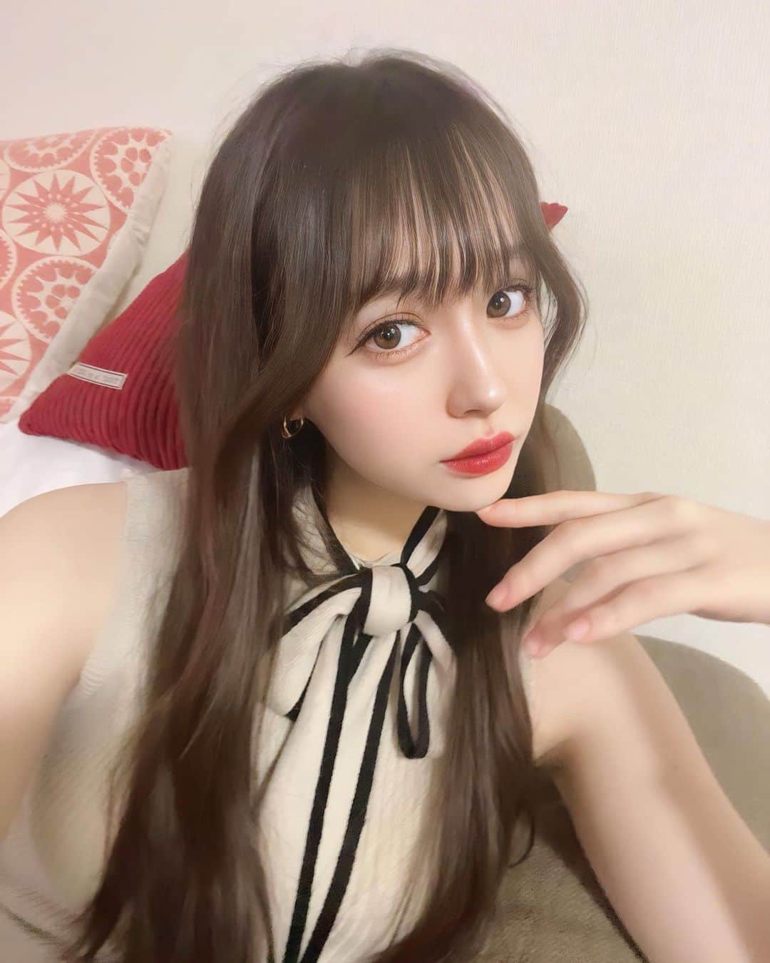 ナタリア聖奈のインスタグラム：「・ 上品ナタさんᐡ. ̫.ᐡฅ」